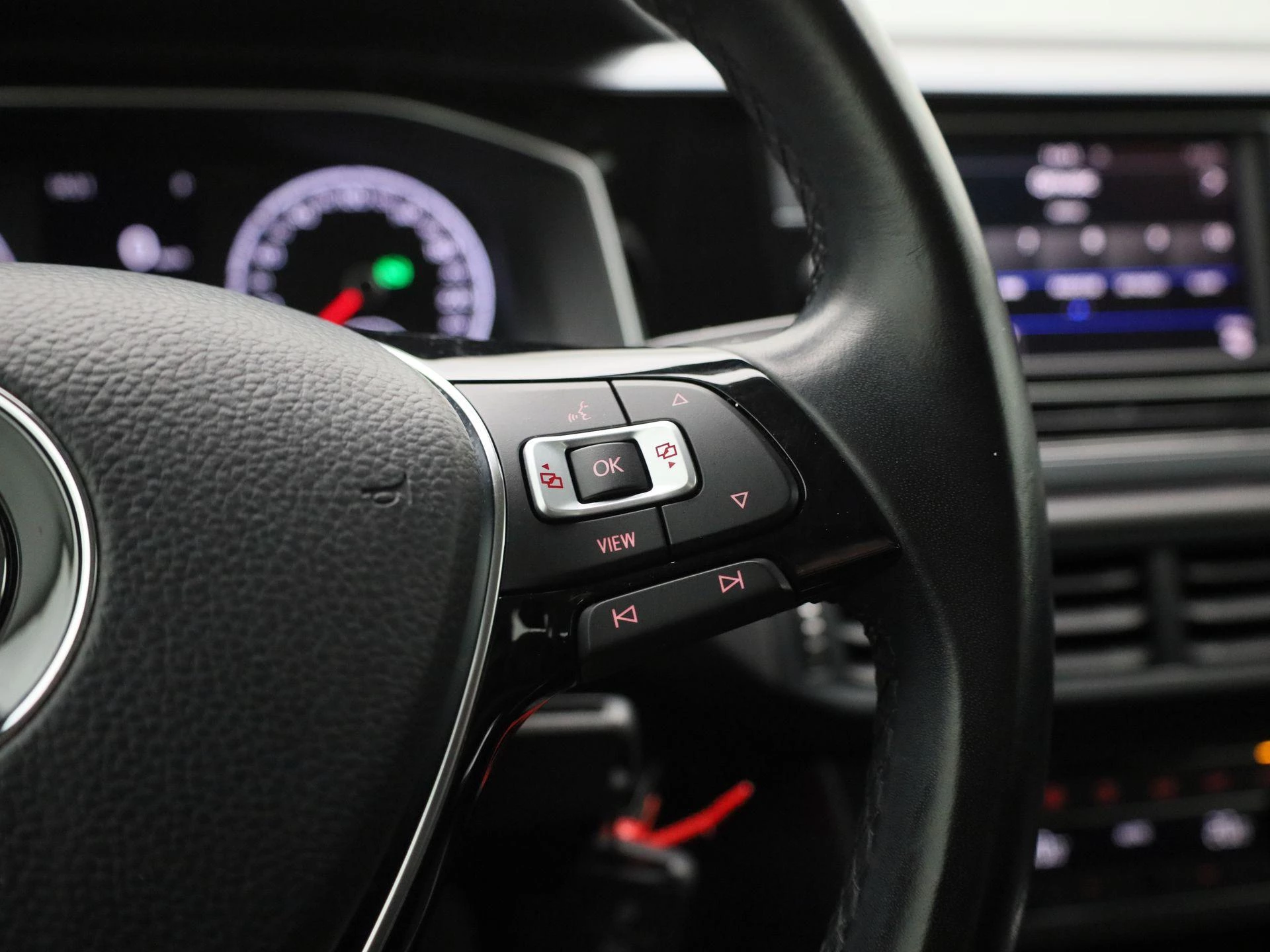 Volkswagen-Polo-image-17