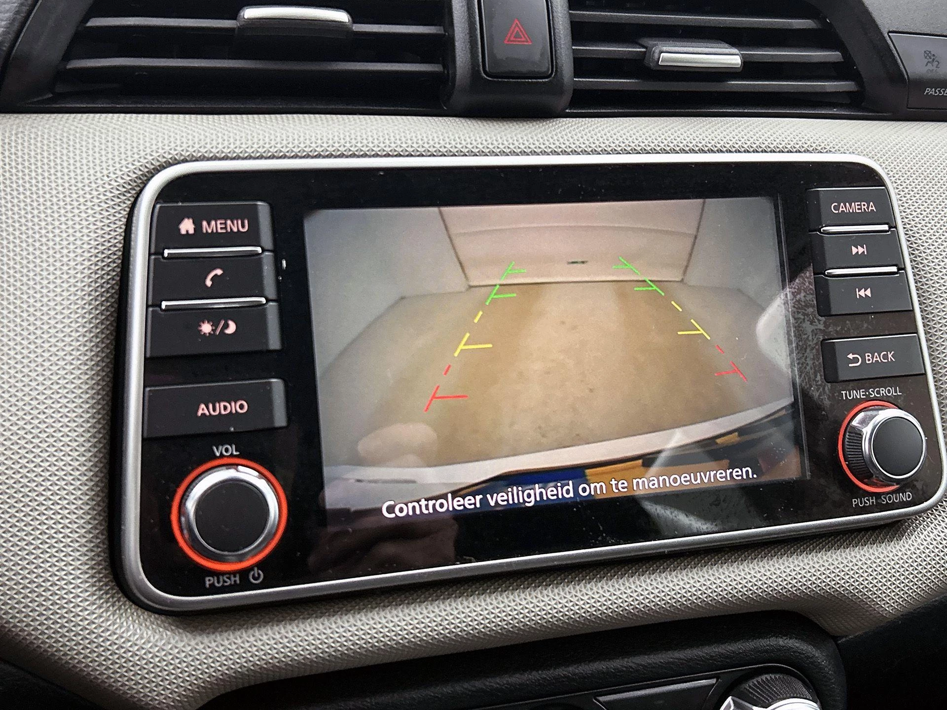 Nissan Micra 1.0 IG-T N-Connecta