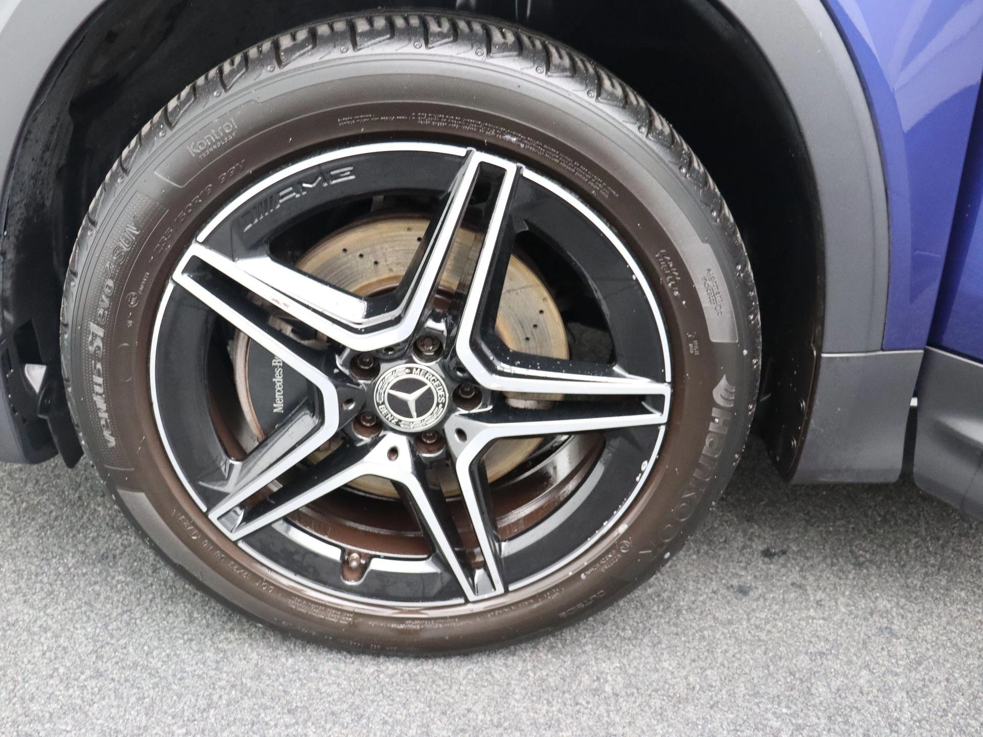 Mercedes-Benz-GLB-image-6