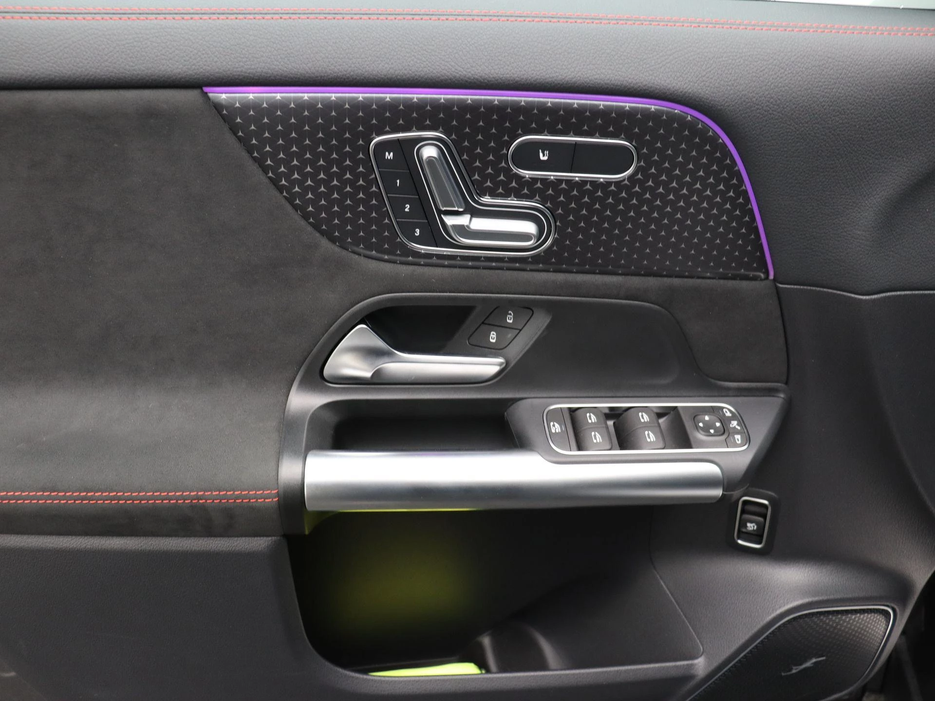 Mercedes-Benz EQA 250+ Star Edition + AMG + PANO DAK + BURMESTER + TREKHAAK + HEAD UP