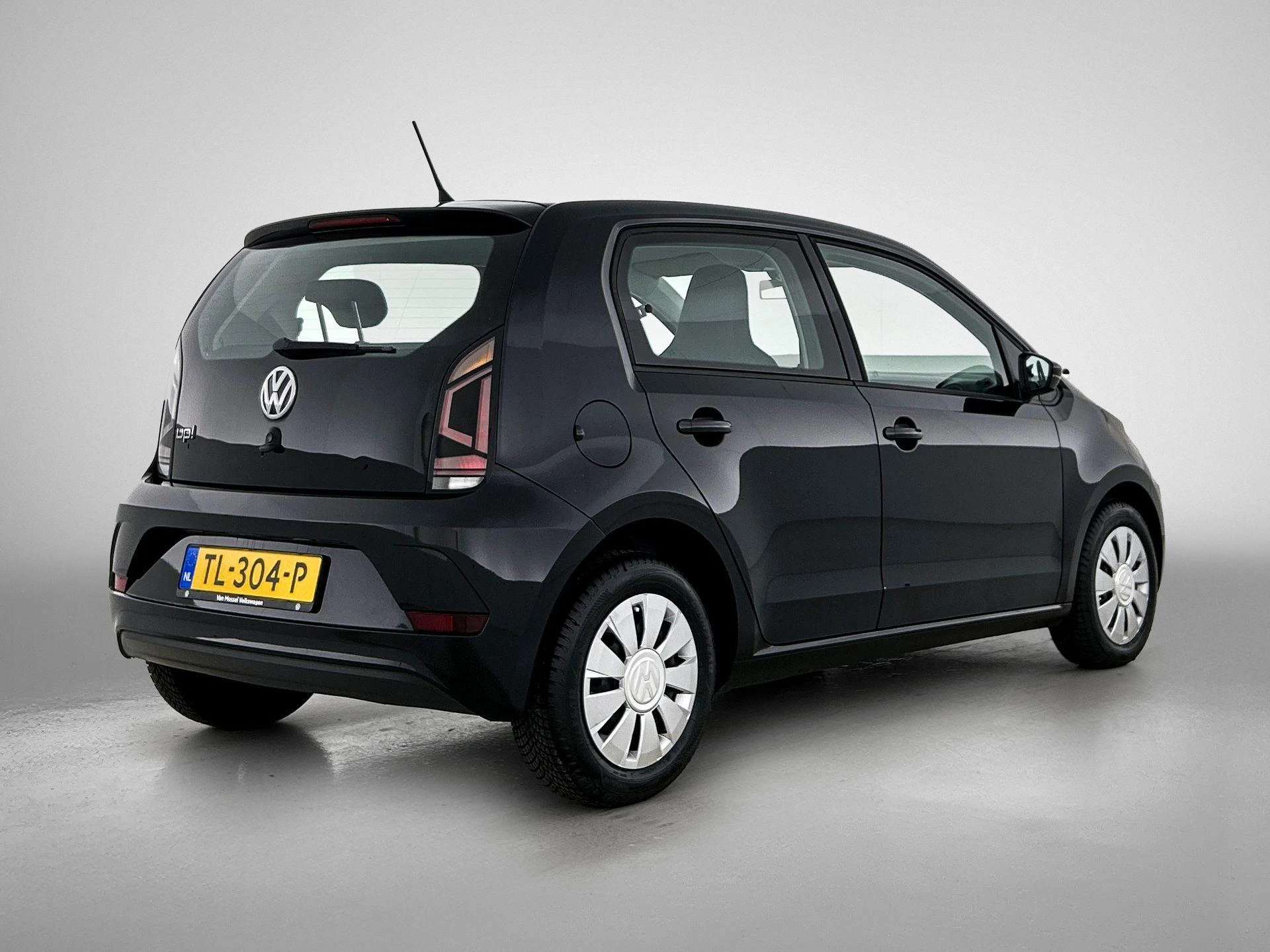 Volkswagen-up!-image-3