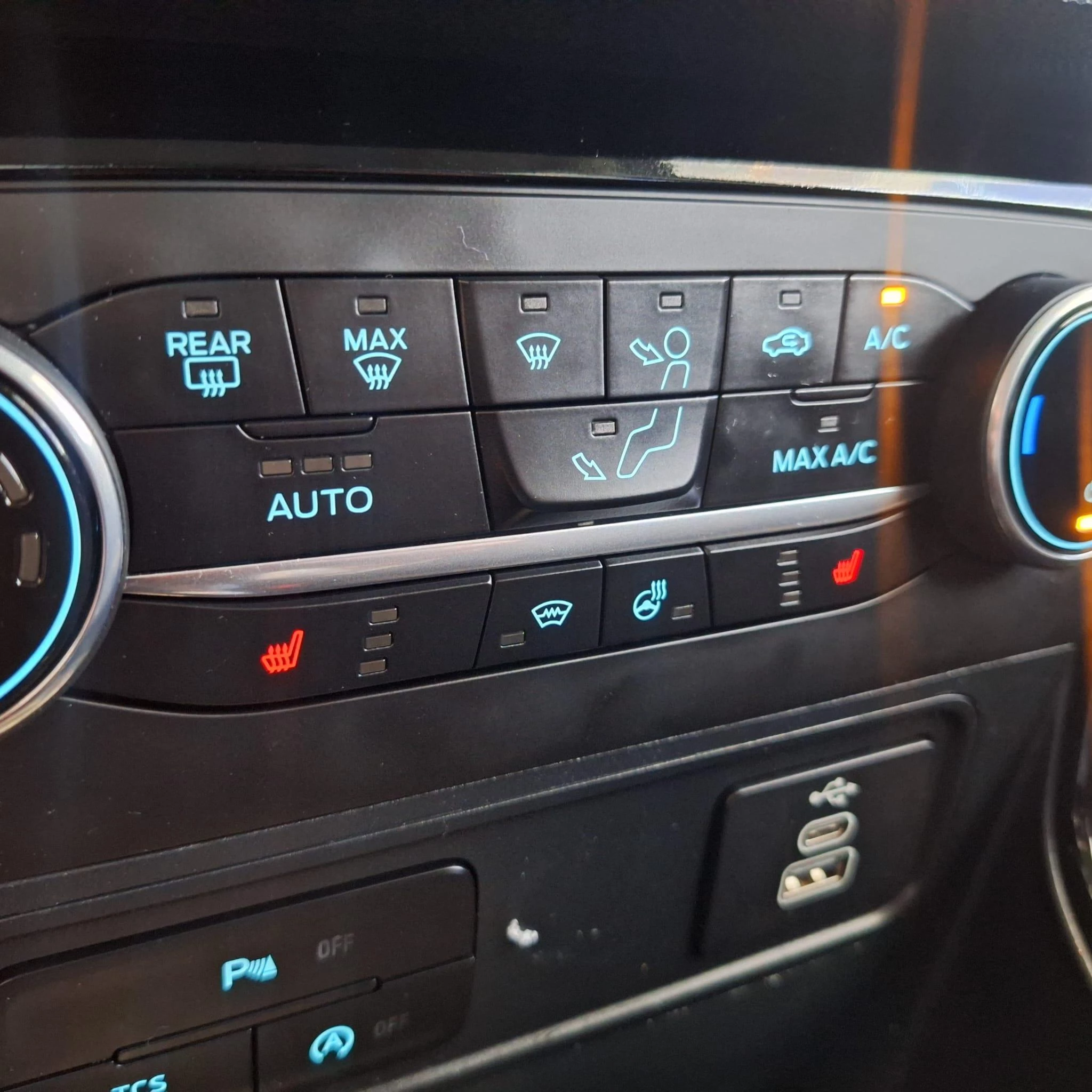 Ford-EcoSport-image-16