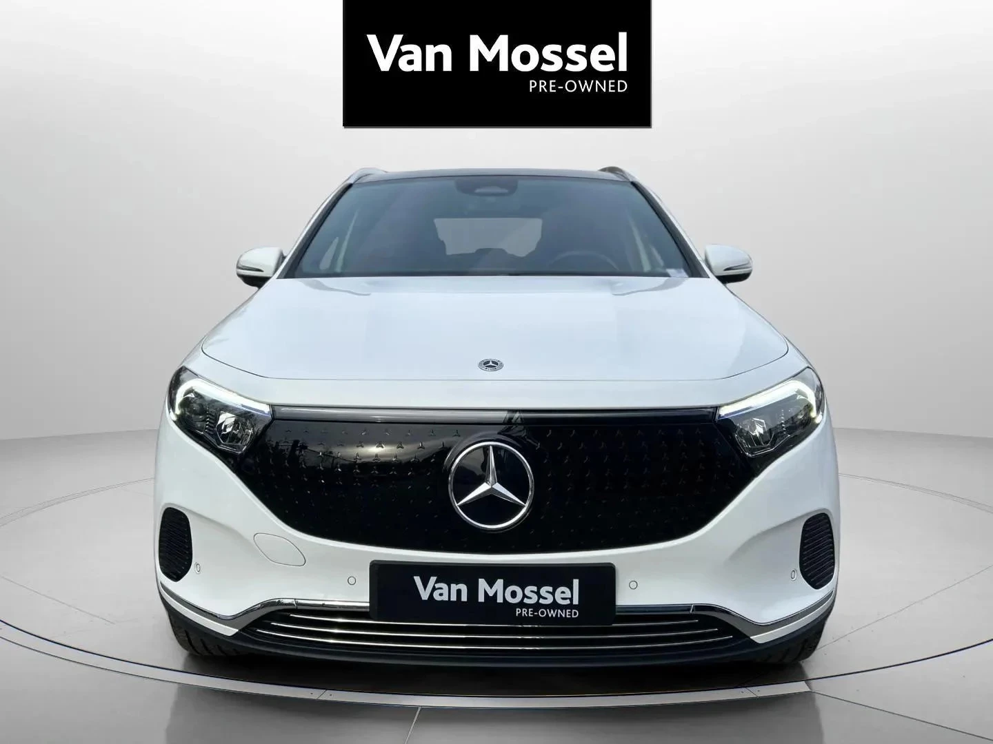 Mercedes-Benz-EQA-image-1