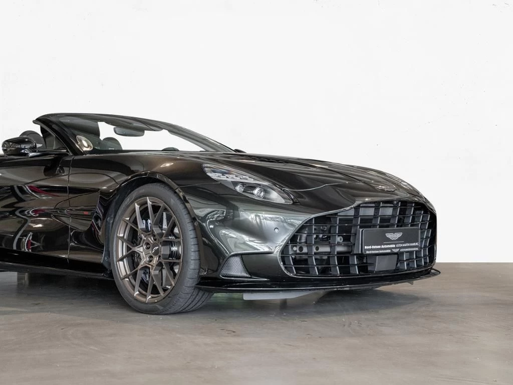 Aston Martin-Vanquish-image-15