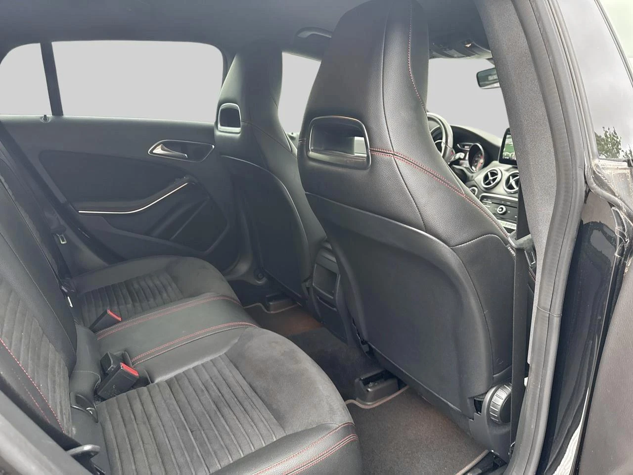 Mercedes-Benz-CLA-image-14