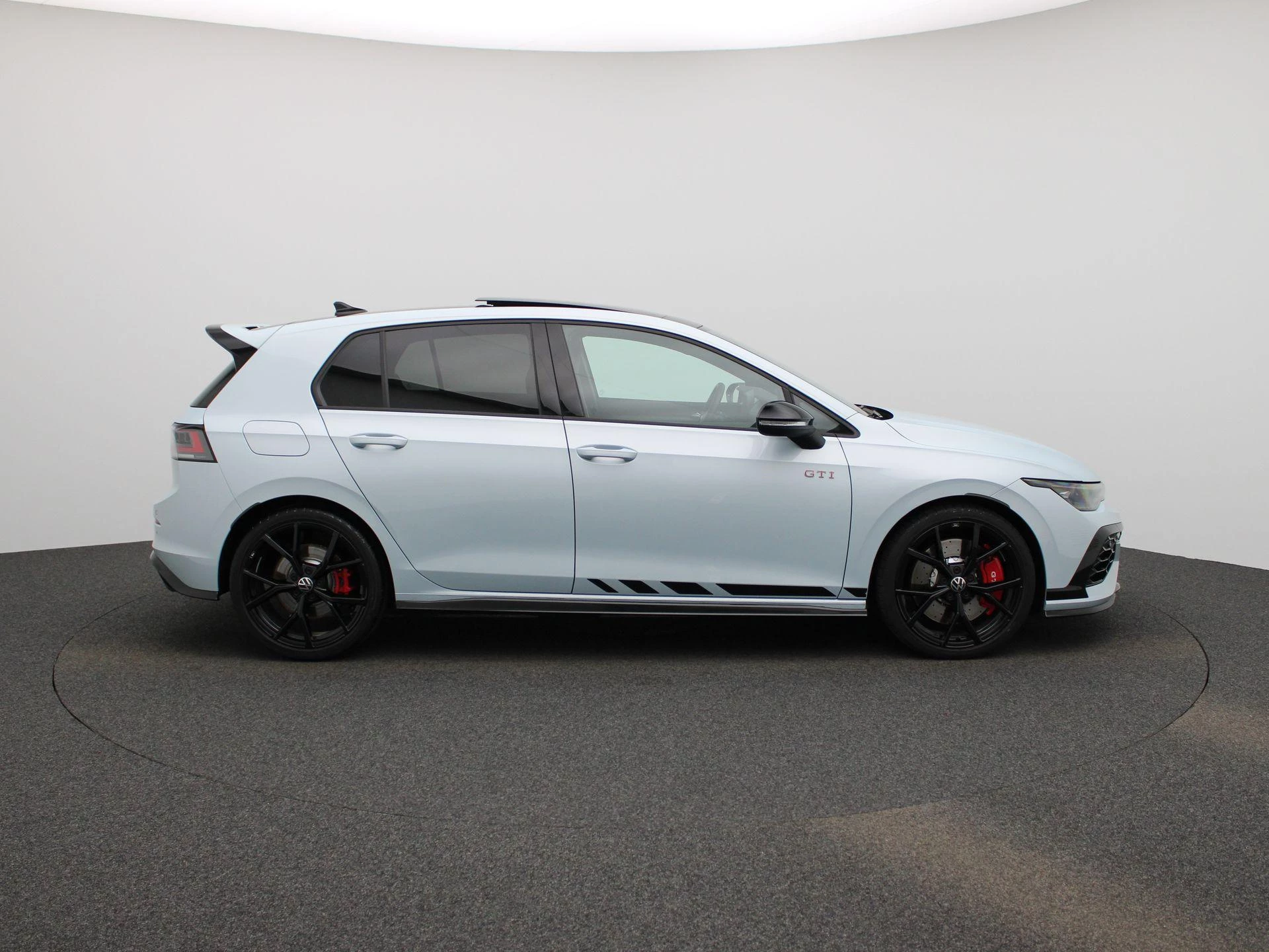 Volkswagen-Golf-image-5