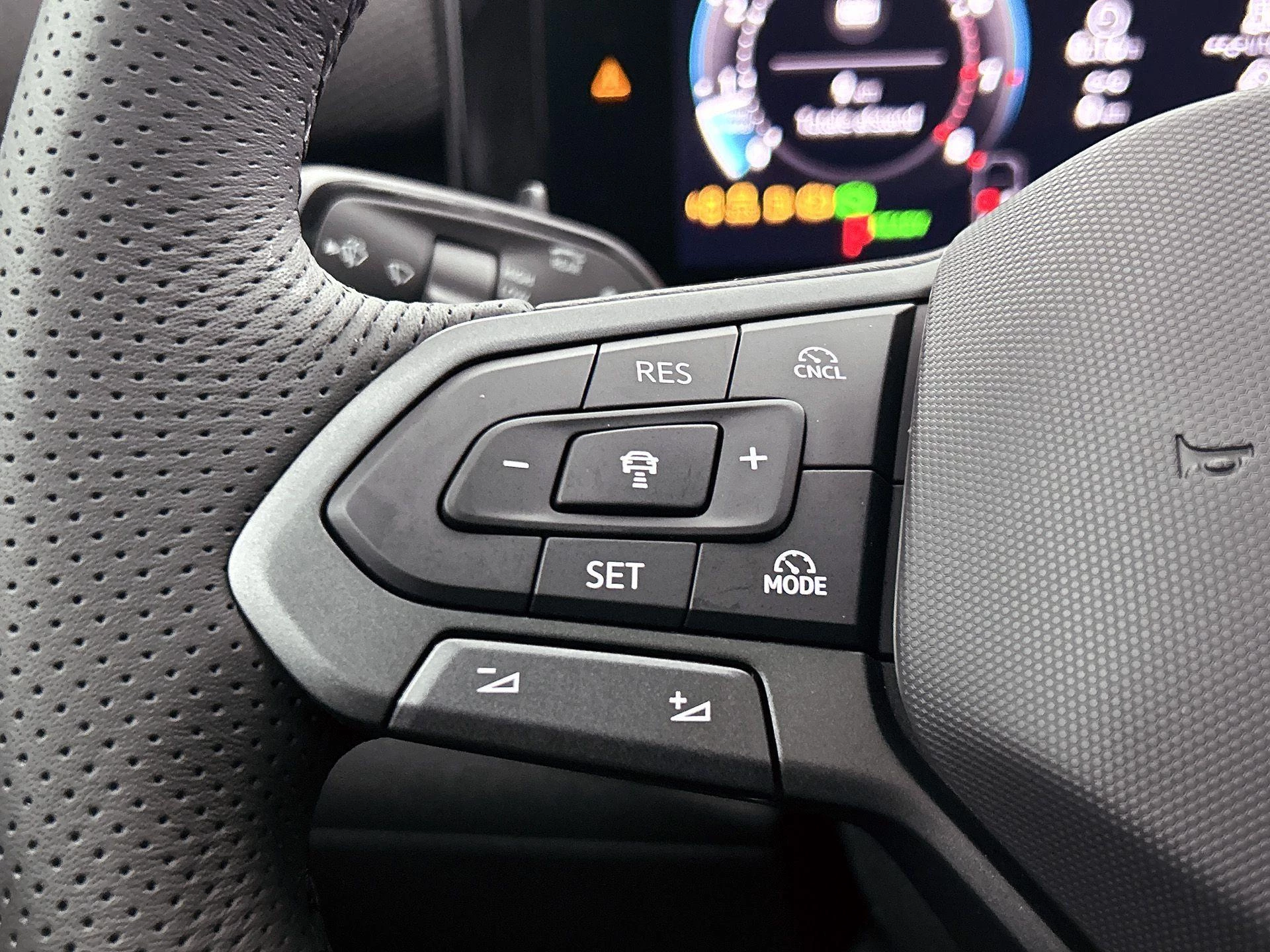 Volkswagen-T-Roc-image-5