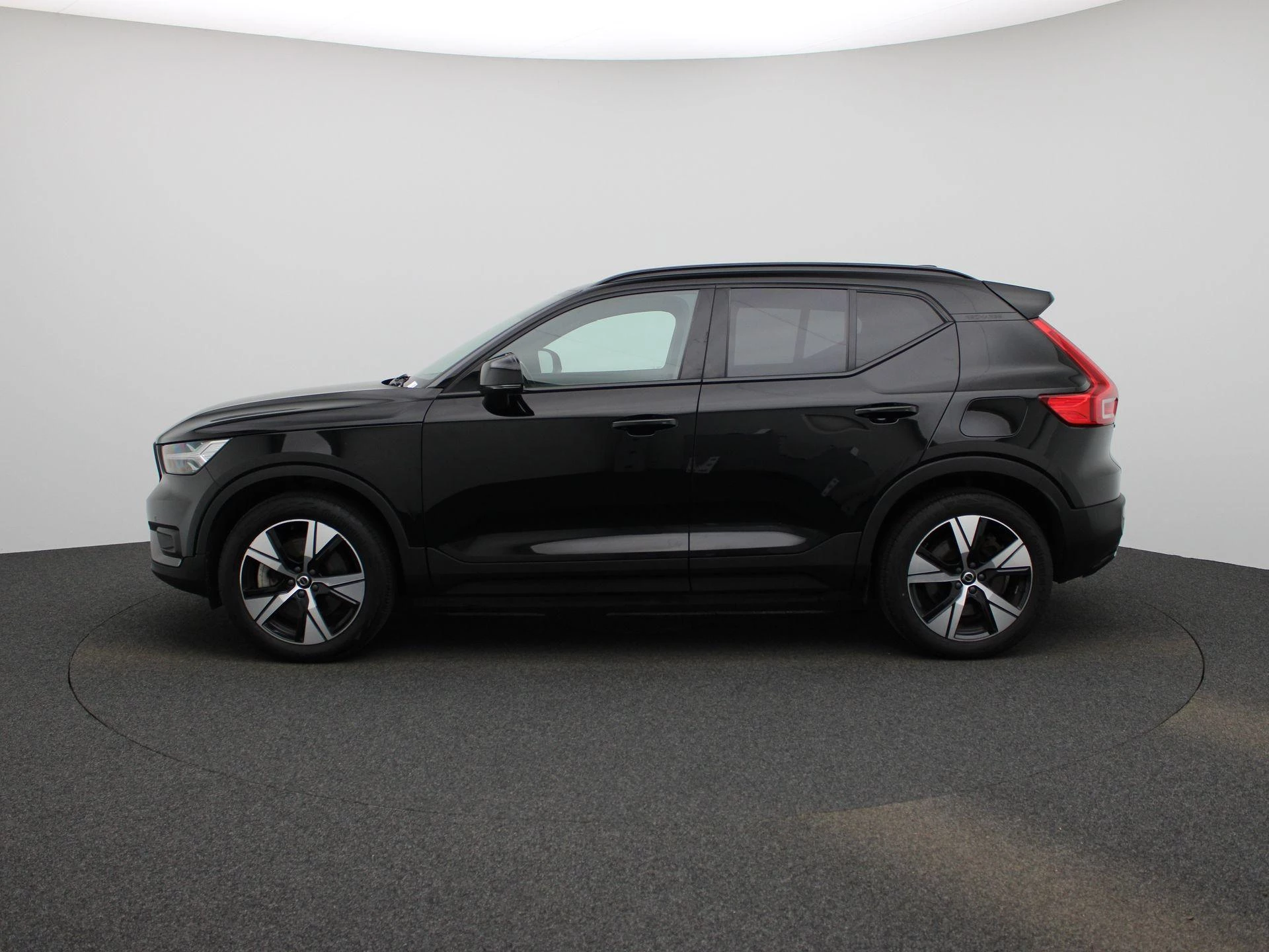 Volvo-XC40-image-3