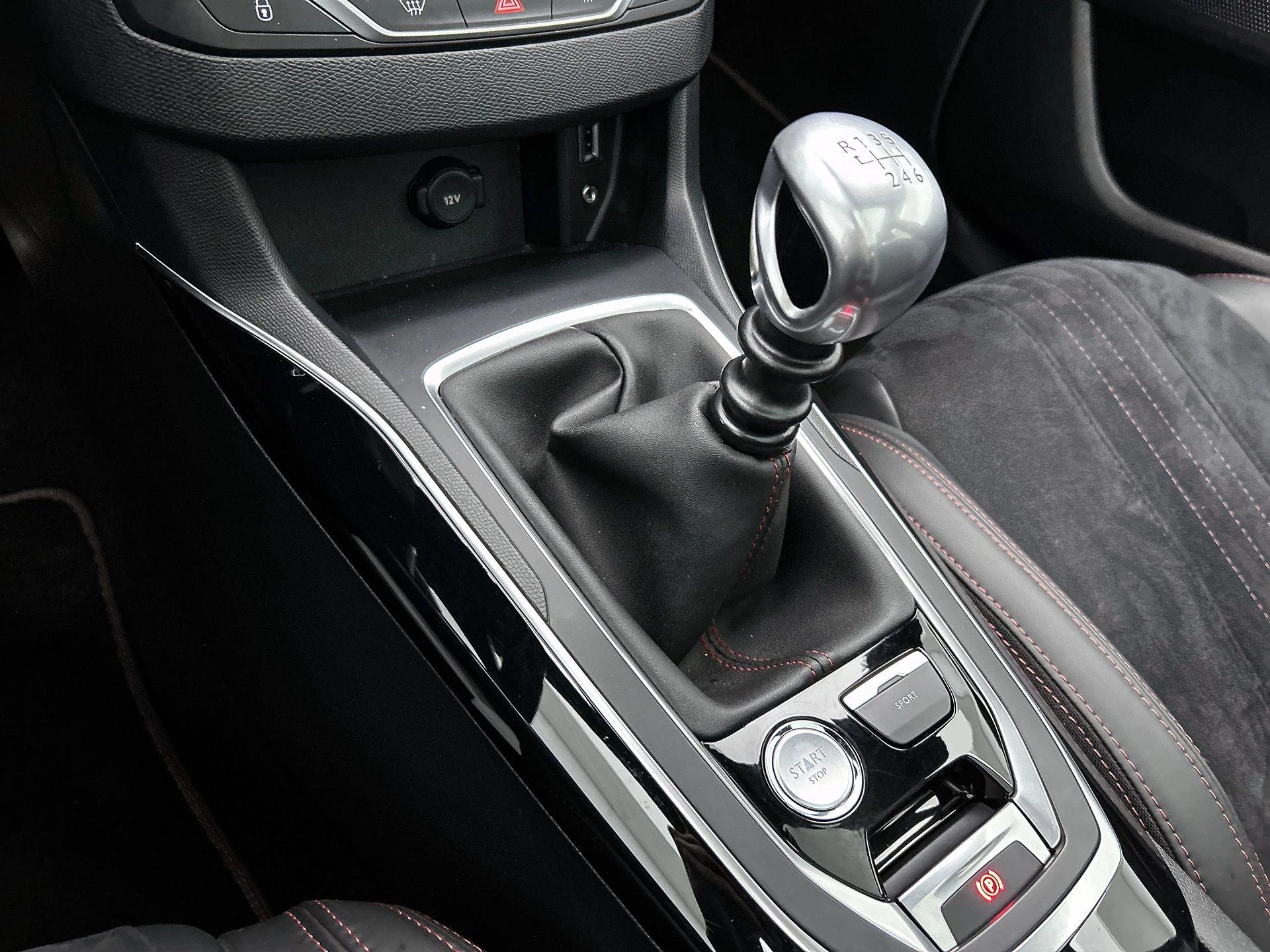 Peugeot-308-image-24