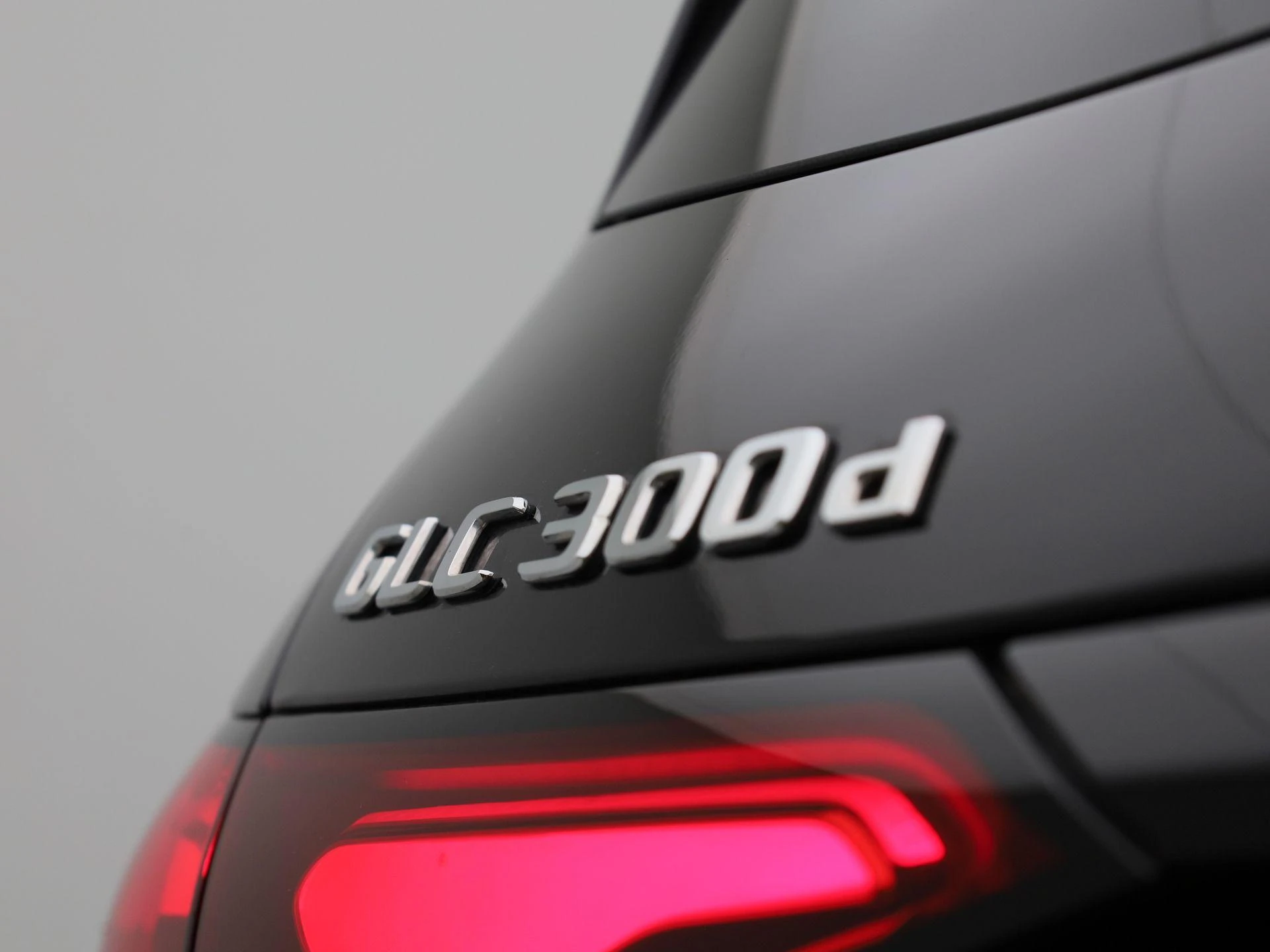 Mercedes-Benz-GLC-image-43