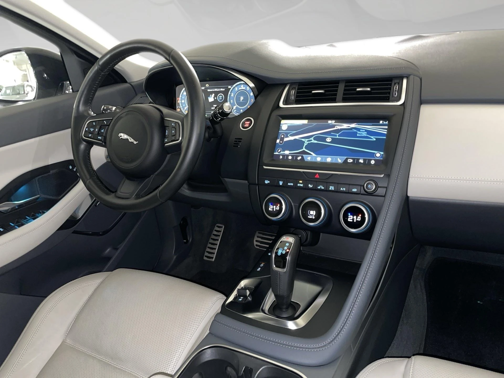 Jaguar-E-PACE-image-6
