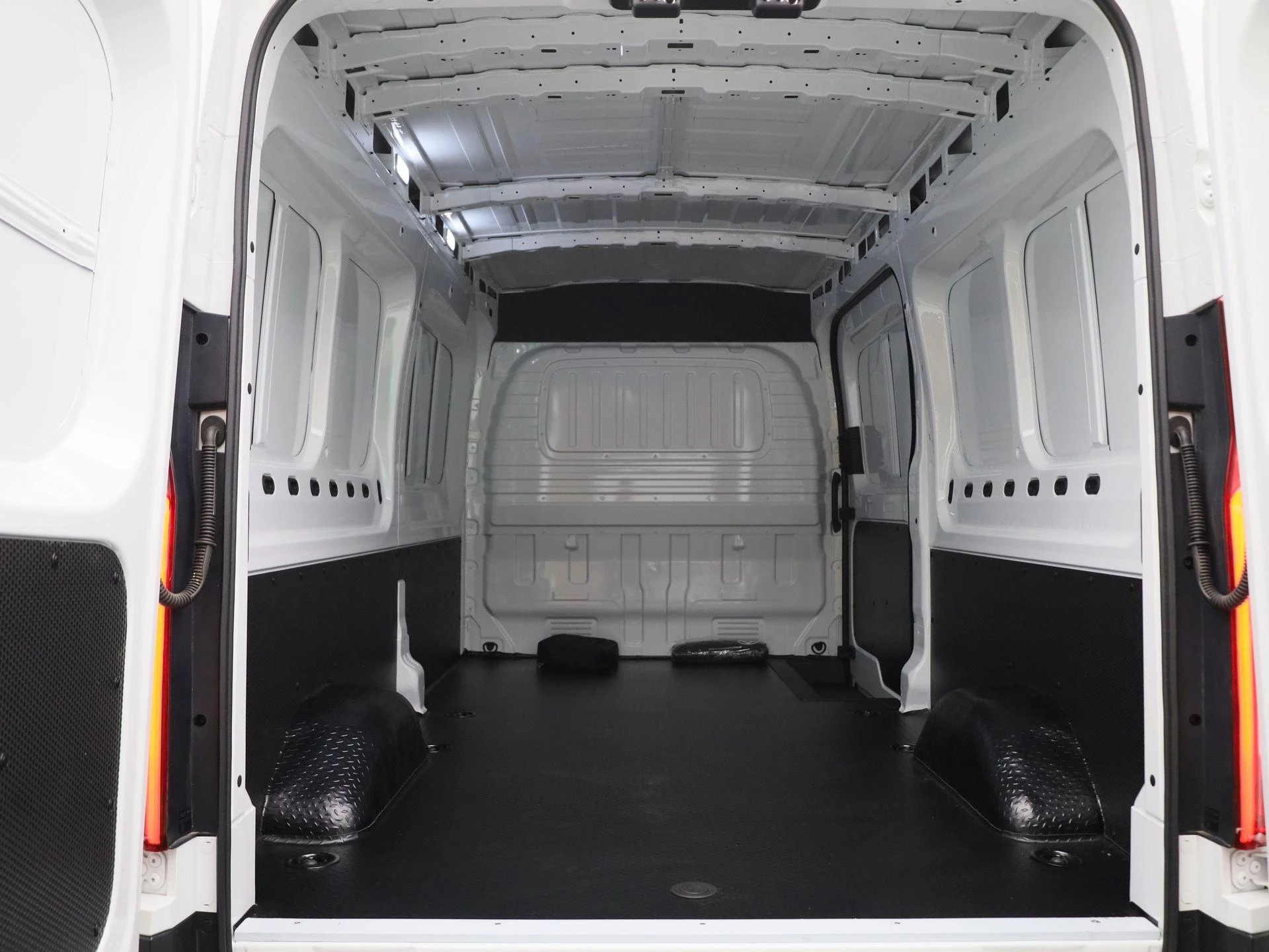 Maxus eDeliver9 L3H2 Business DEAL 89 kWh