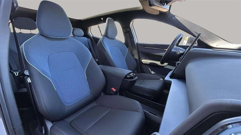 Volvo-EX30-image-21