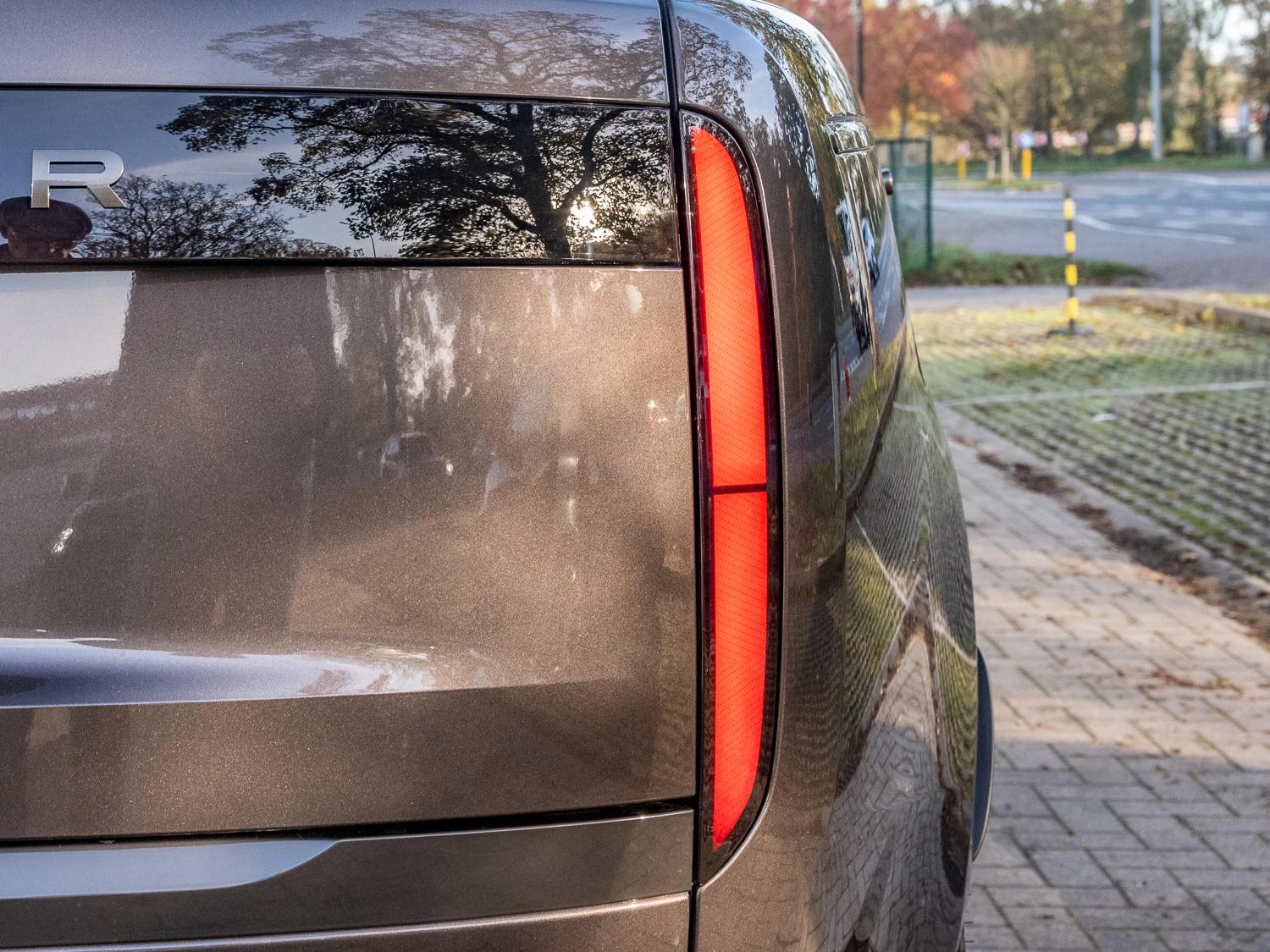 Land Rover-Range Rover-image-11