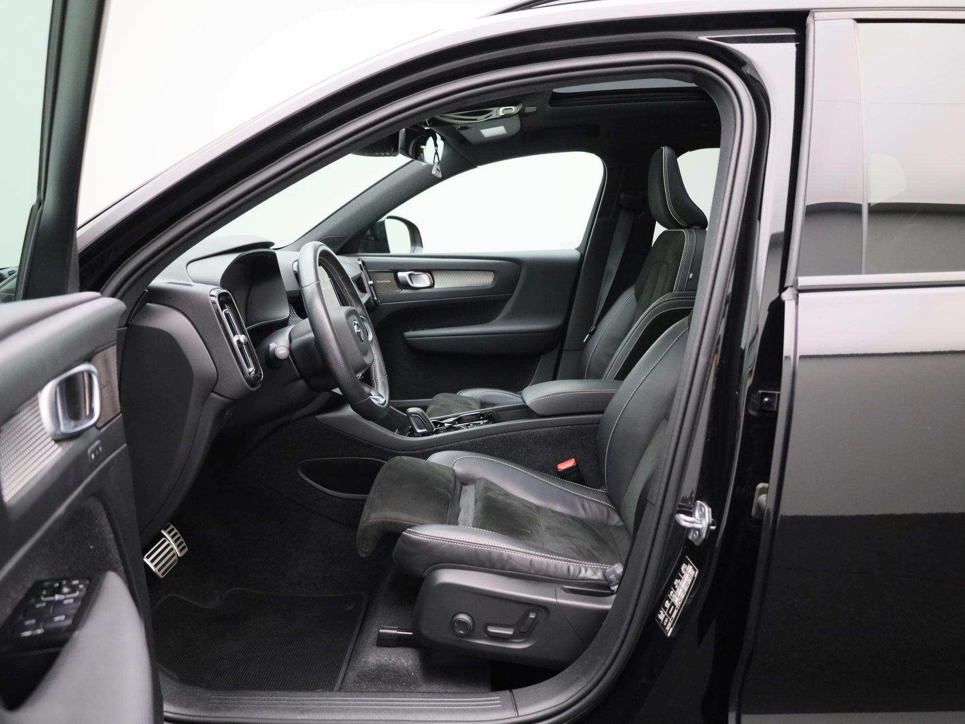 Volvo-XC40-image-8
