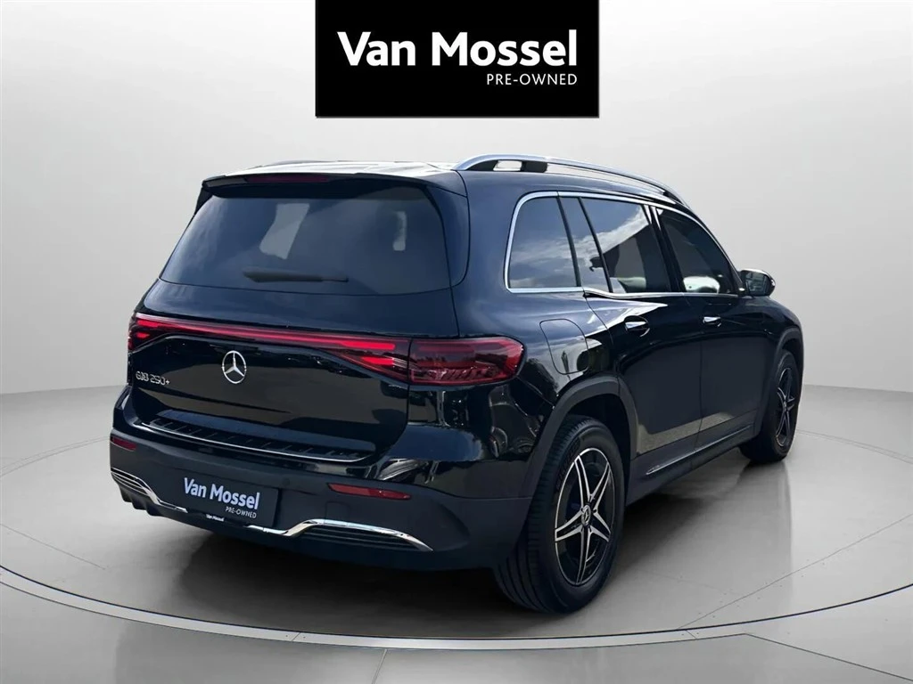 Mercedes-Benz-EQB-image-4