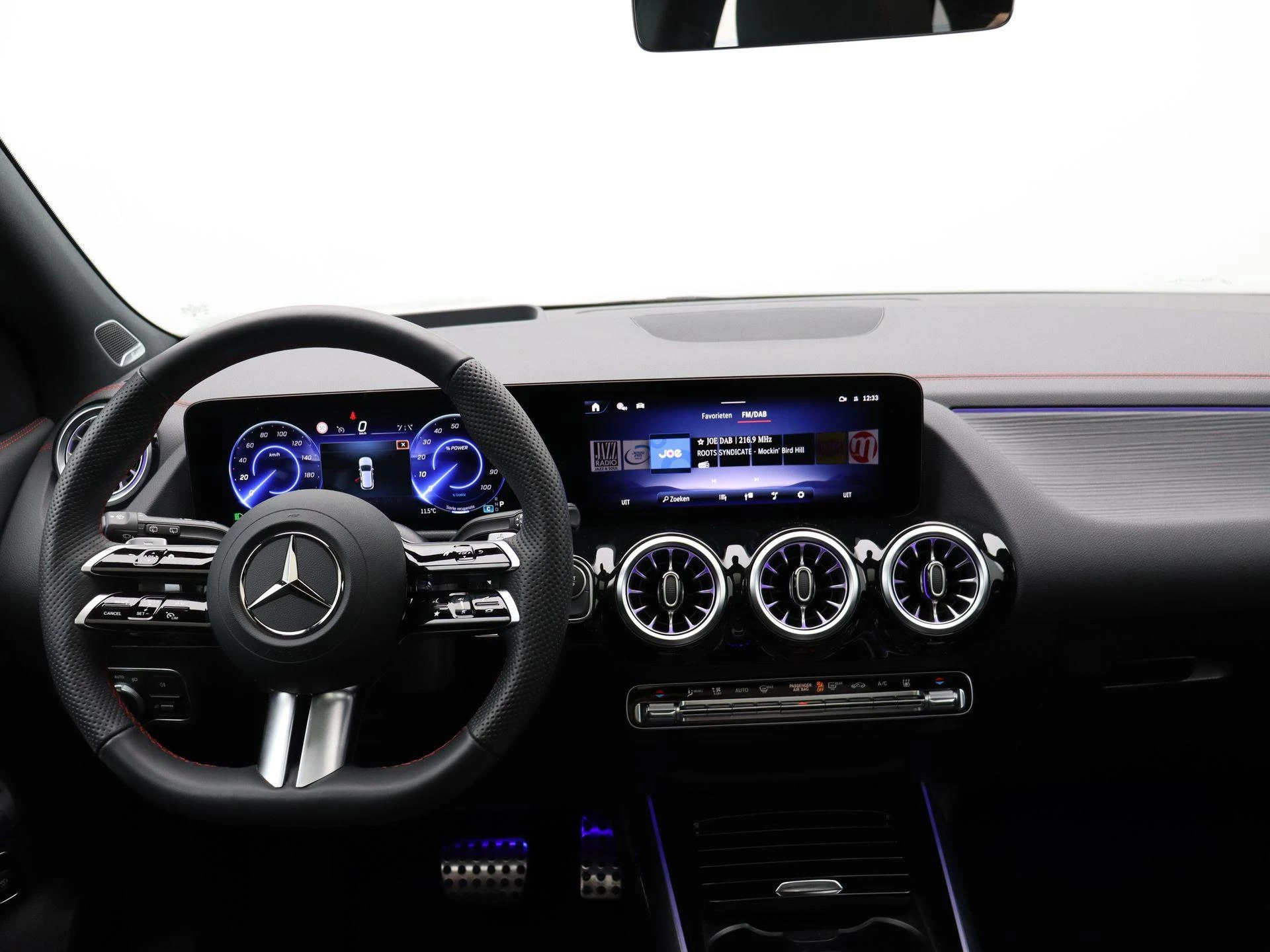 Mercedes-Benz EQA 250+ STAR EDITION + AMG + PANO DAK + BURMESTER + TREKHAAK + HEAD UP