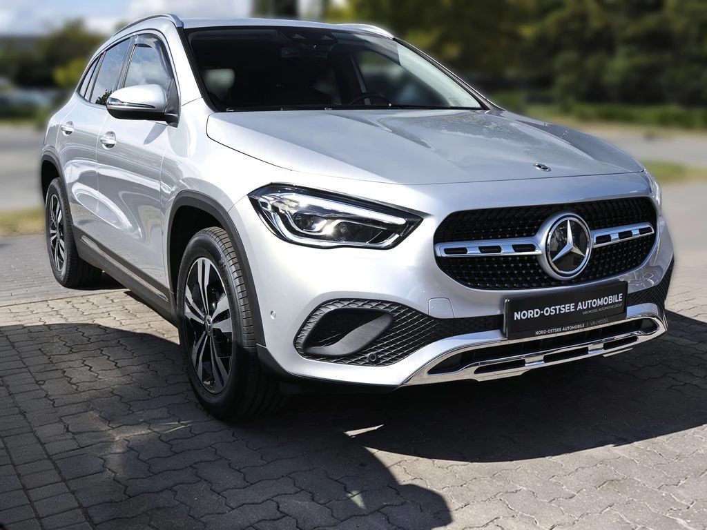 Mercedes-Benz-GLA 180-image-3