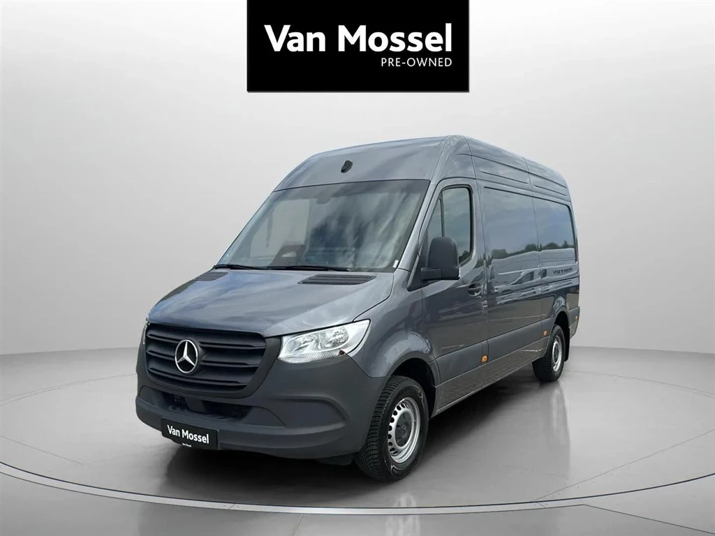 Mercedes-Benz-Sprinter-image-0