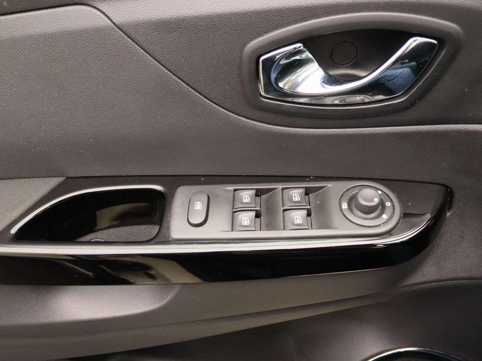 Renault-Captur-image-21