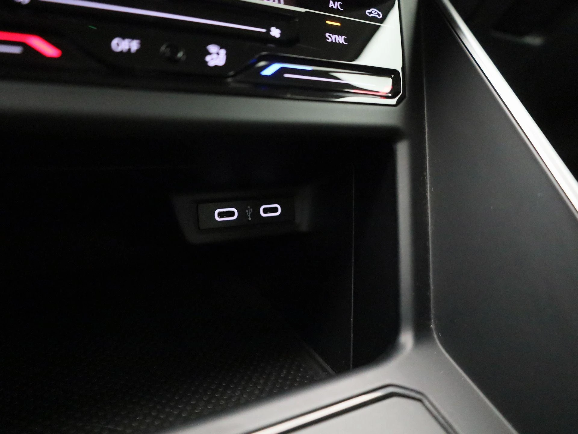 Volkswagen-Polo-image-26