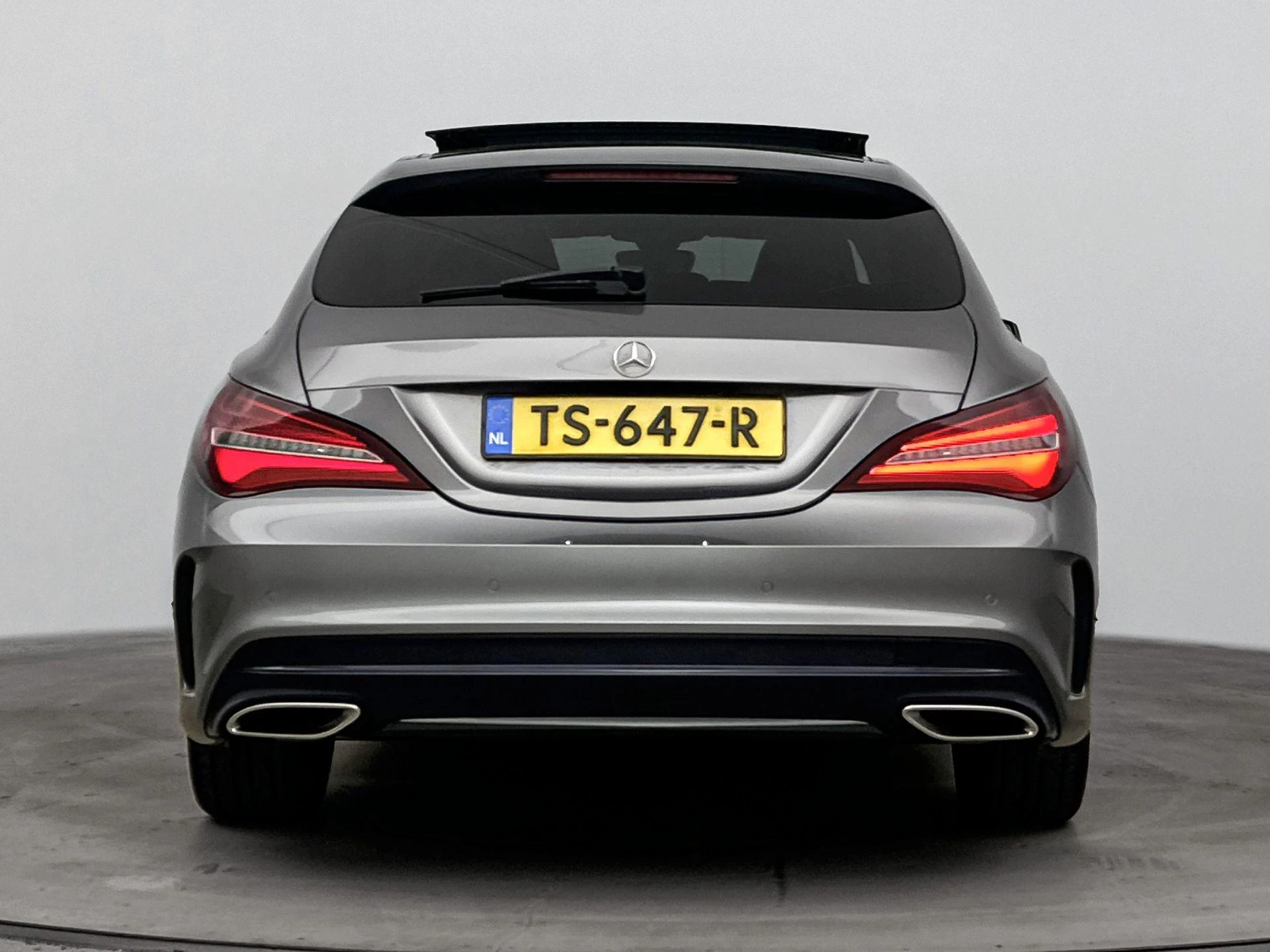 Mercedes-Benz-CLA-image-2