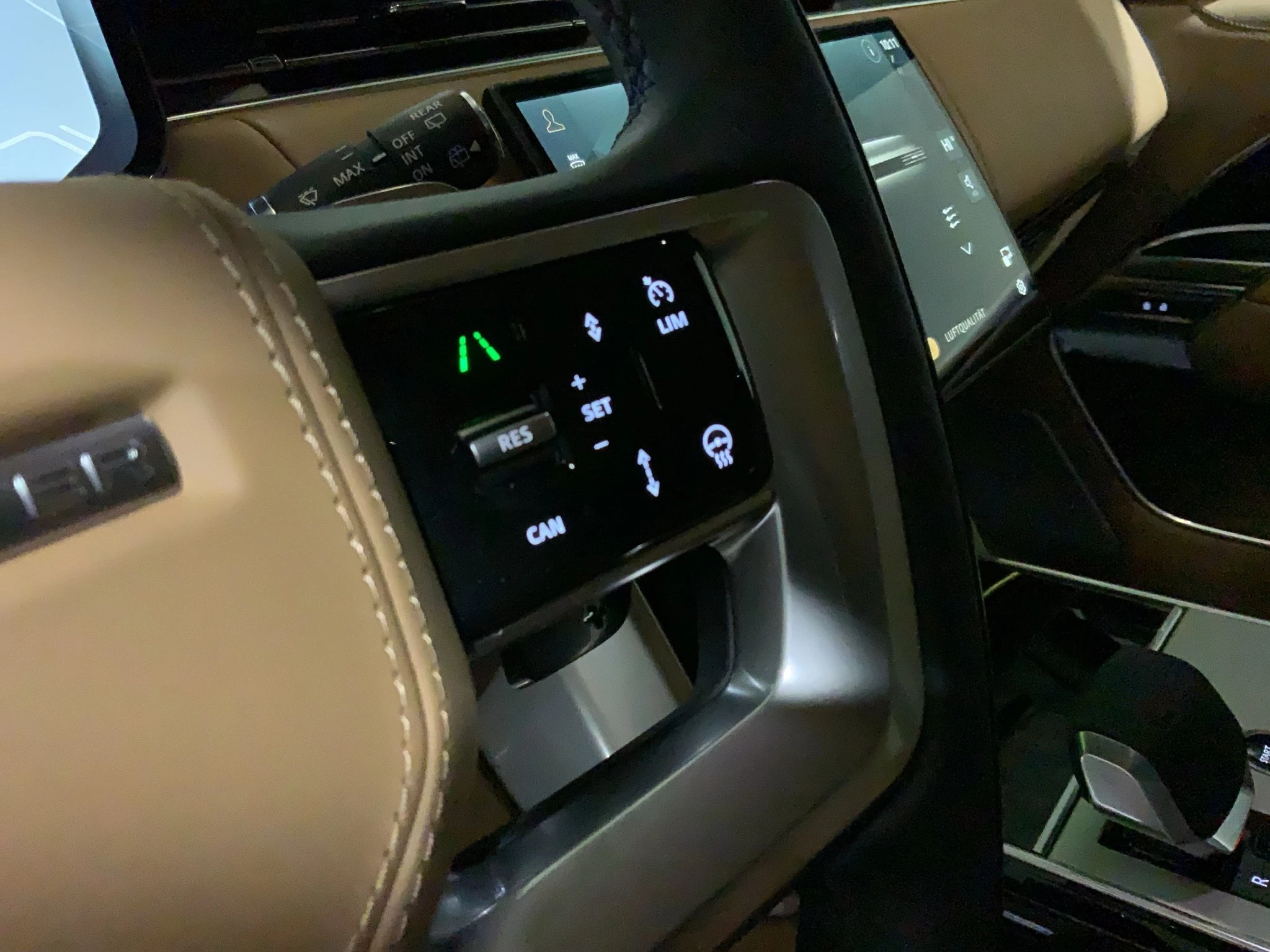 Land Rover-Range Rover-image-19