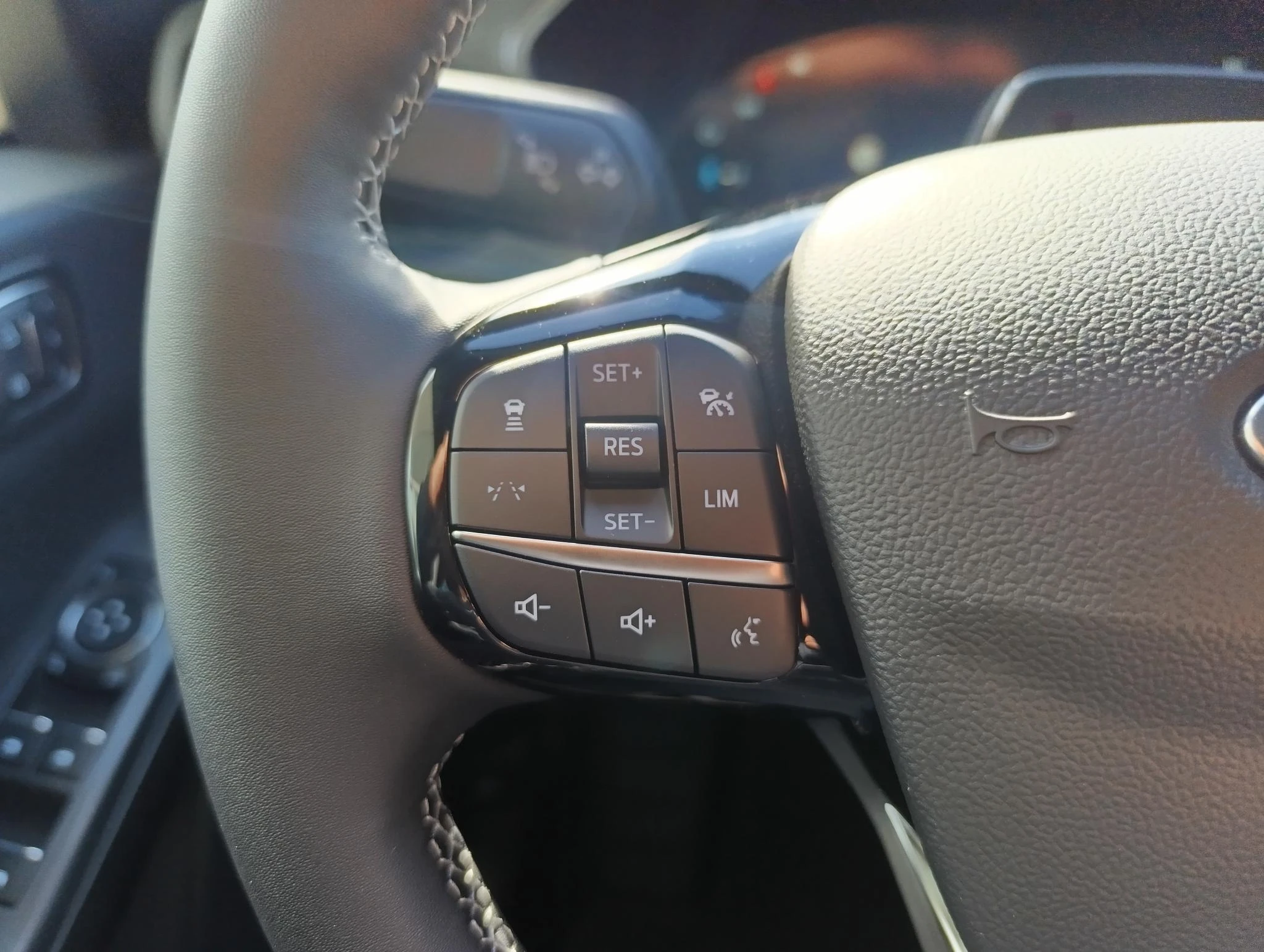 Ford-Kuga-image-27