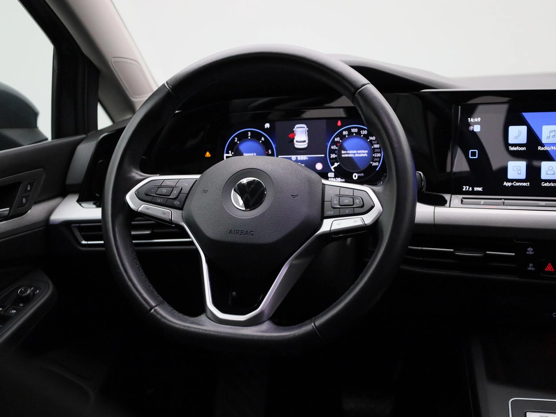 Volkswagen-Golf-image-9