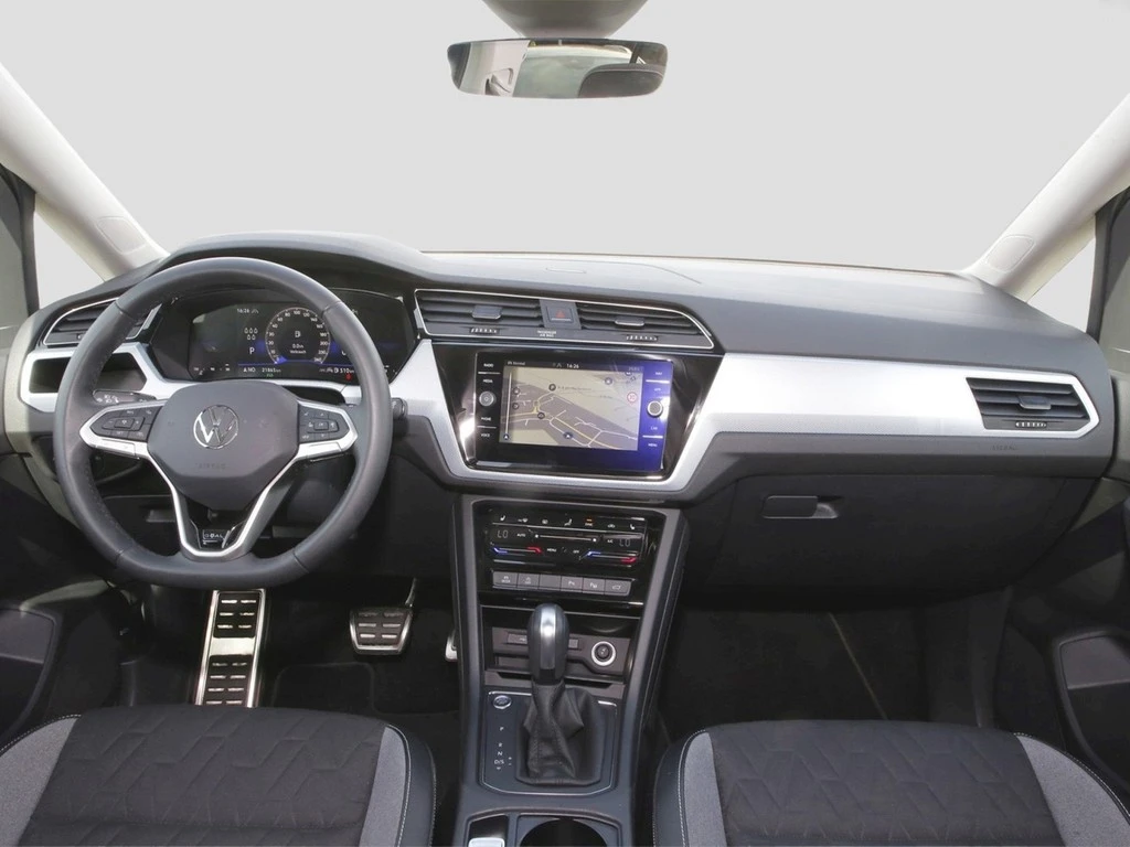 Volkswagen-Touran-image-10