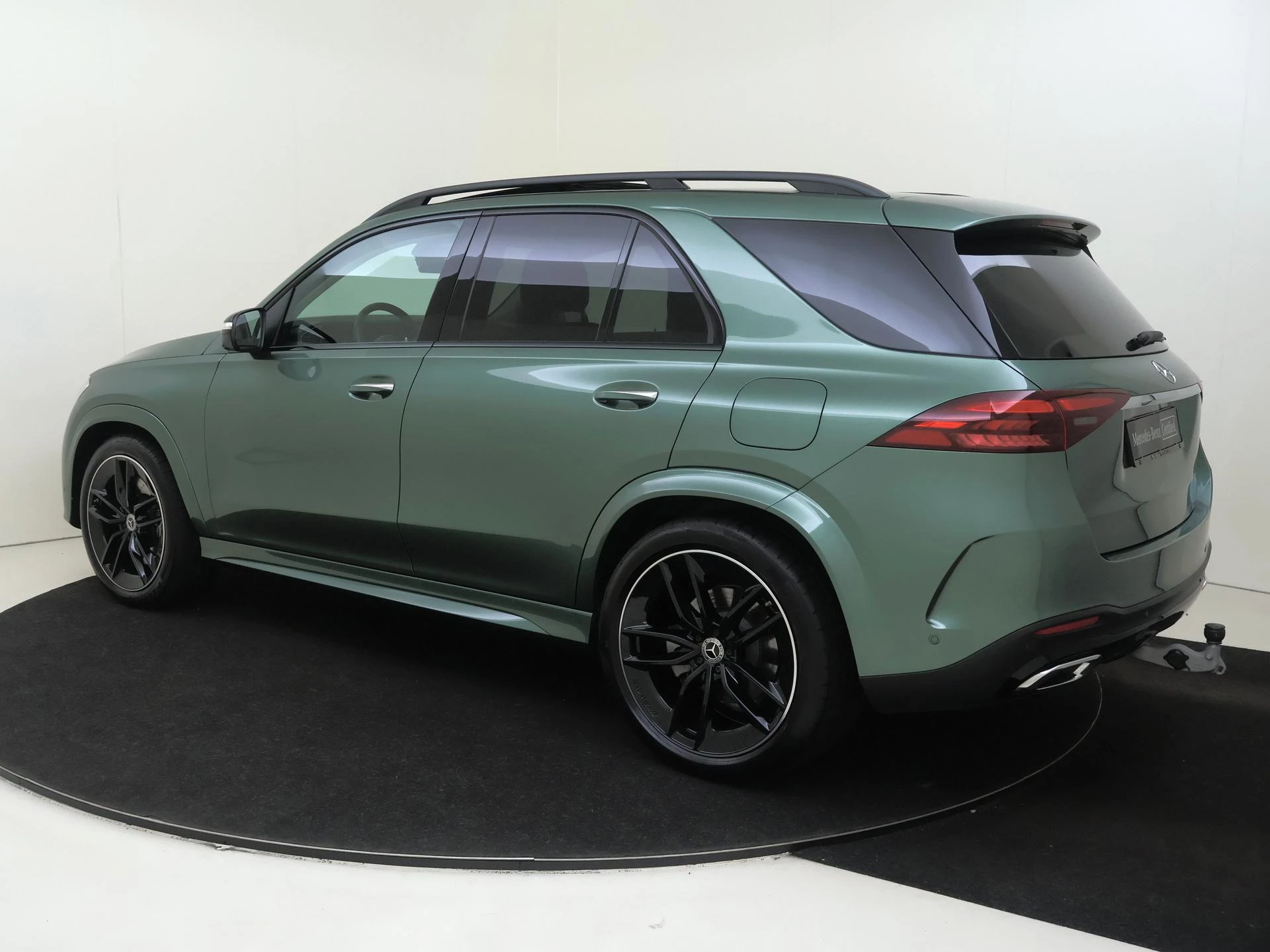 Mercedes-Benz-GLE-image-2