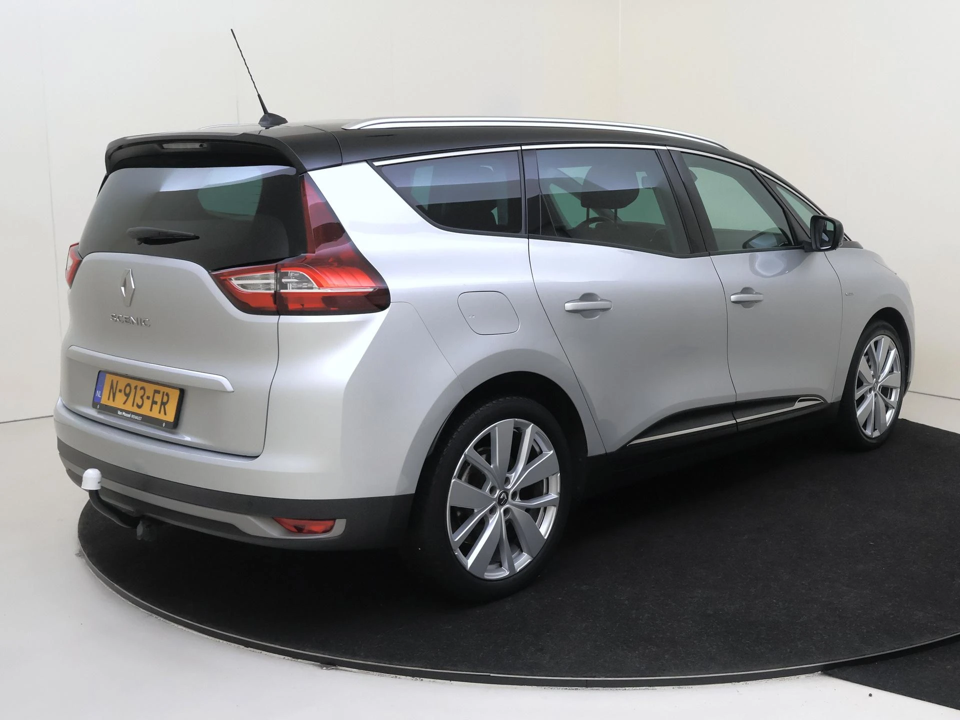 Renault-Grand Scénic-image-3