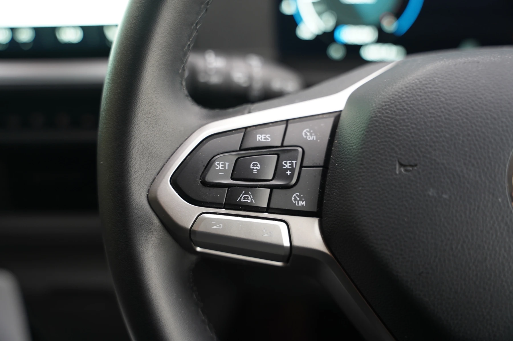 Volkswagen-Transporter-image-15