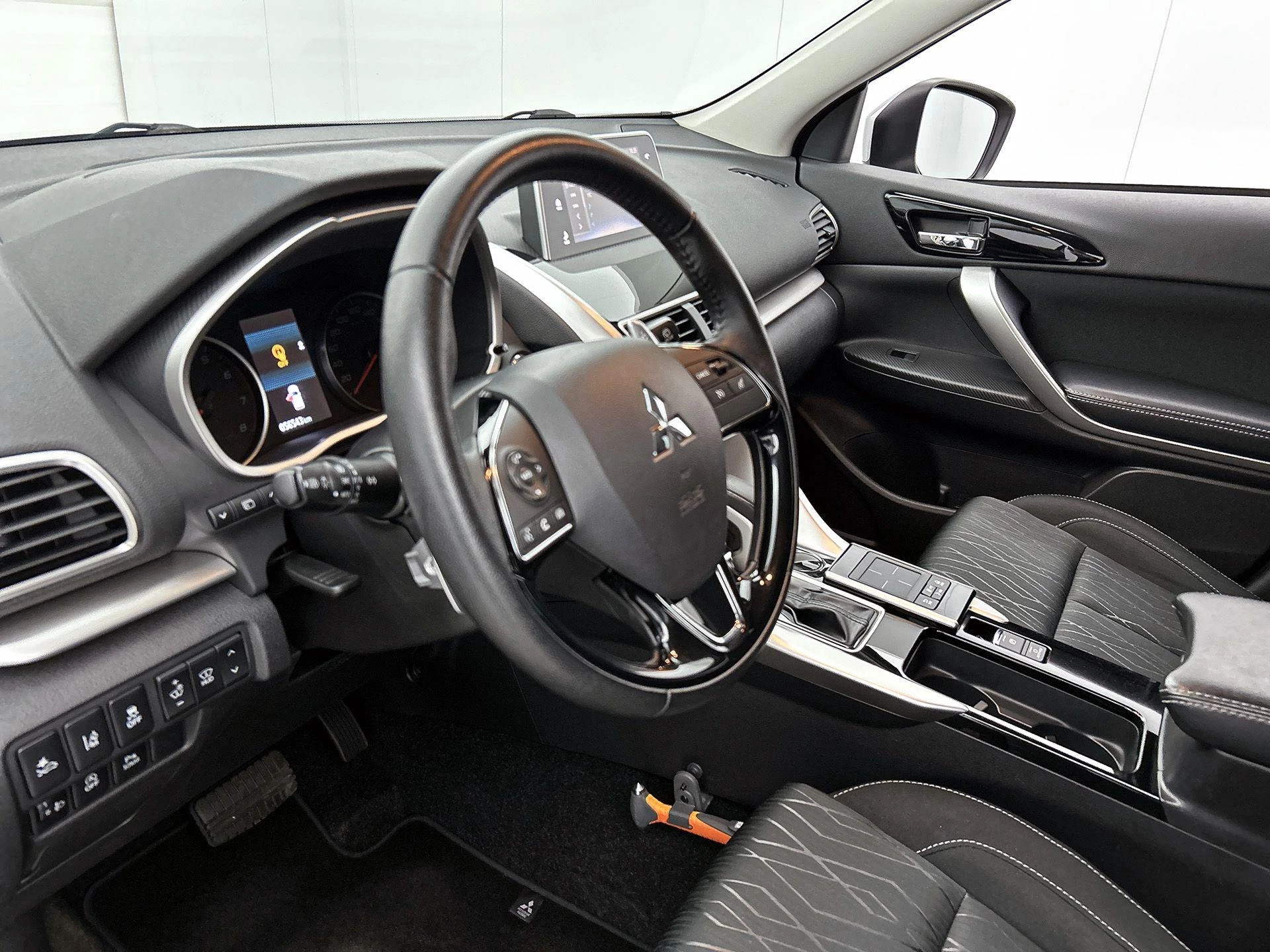Mitsubishi-Eclipse Cross-image-18
