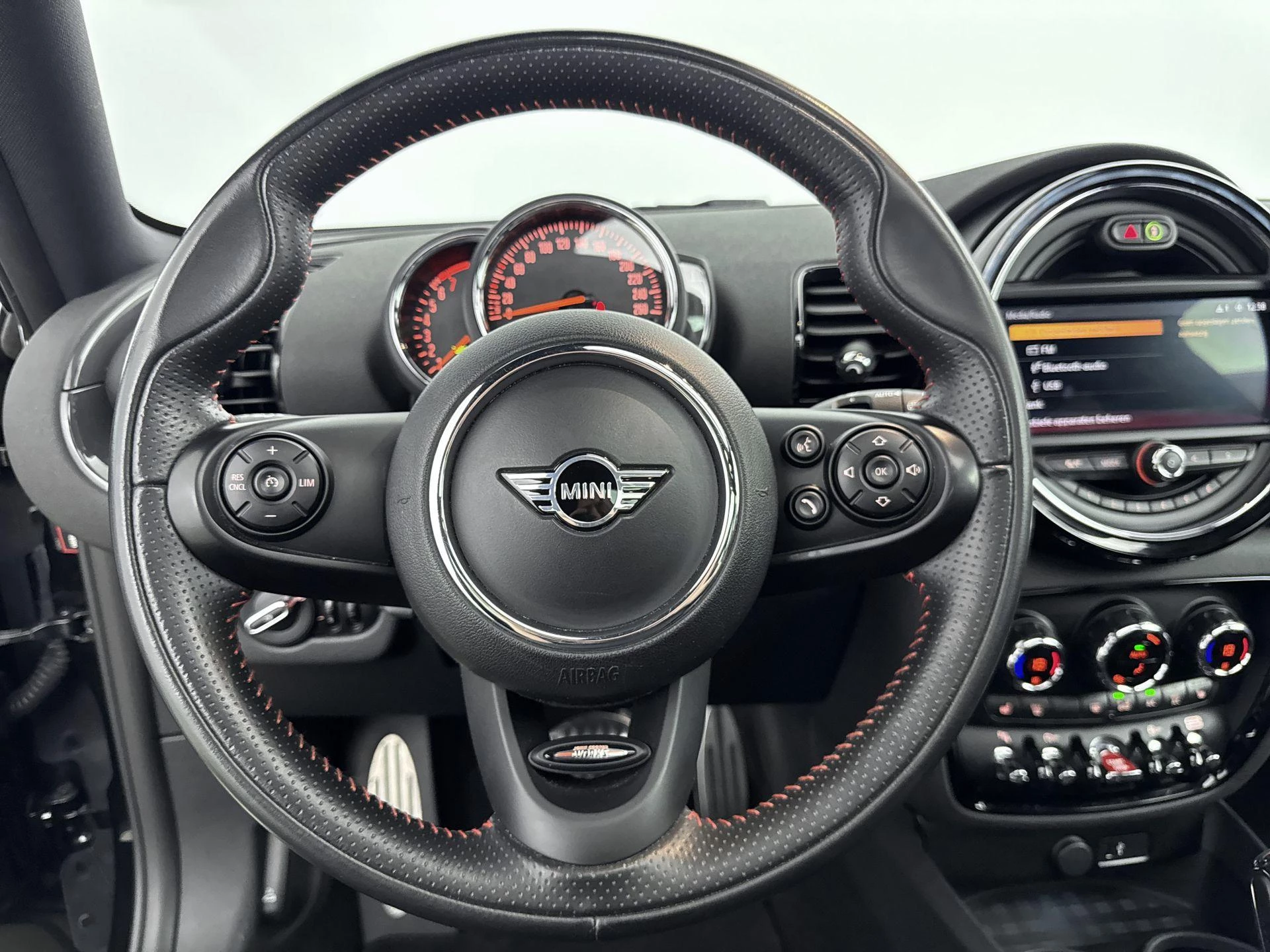 MINI-Clubman-image-26
