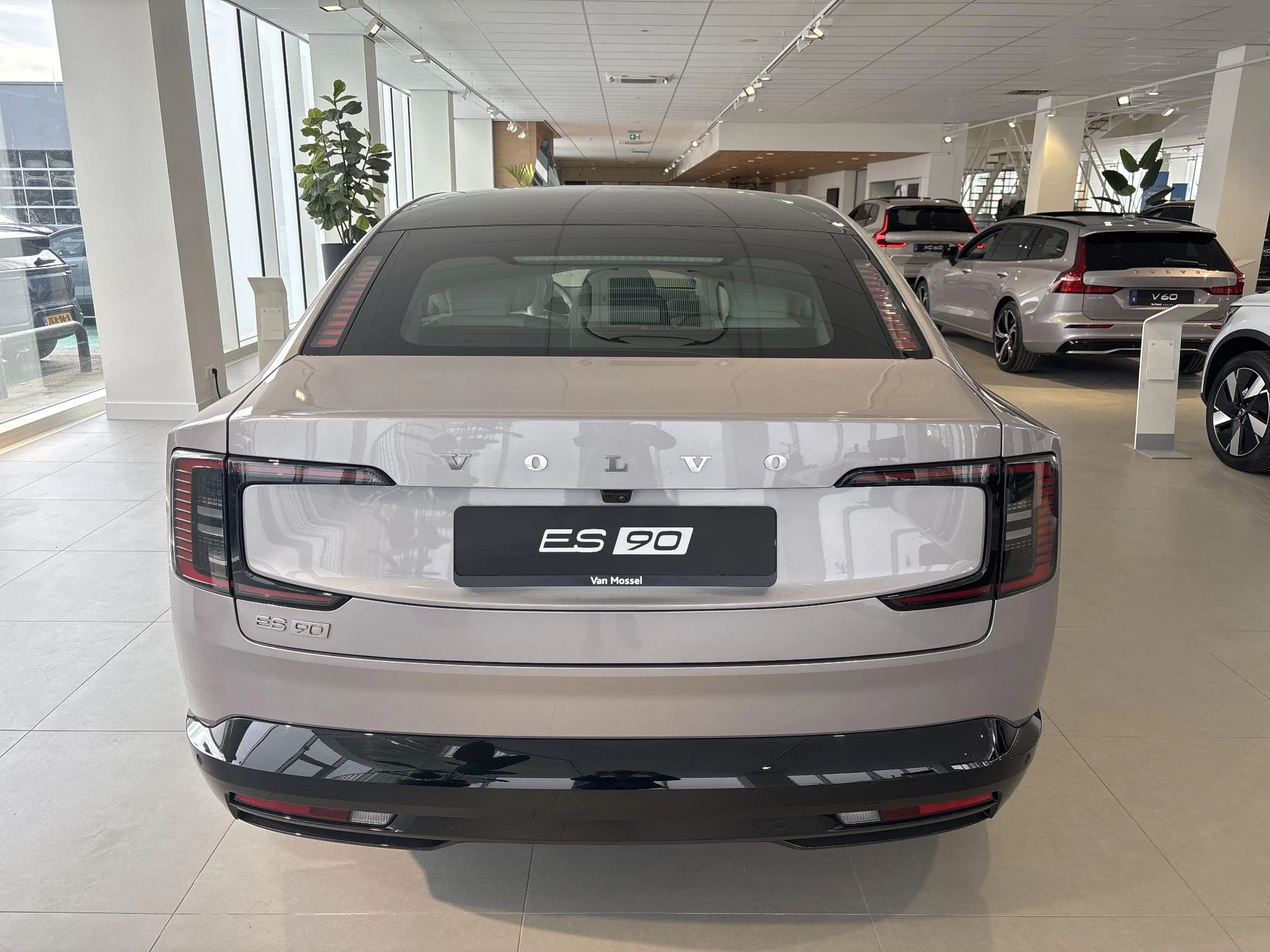 Volvo-ES90-image-4