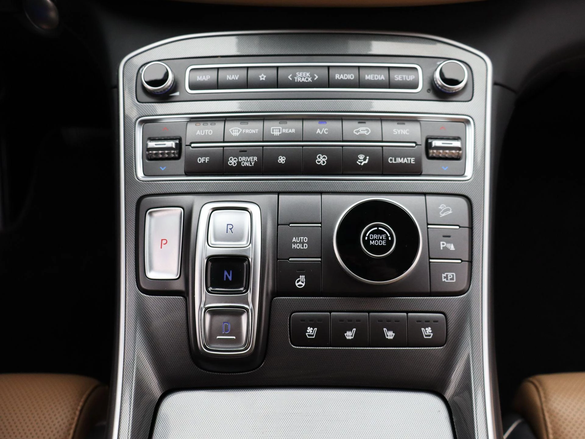 Hyundai-Santa Fe-image-10