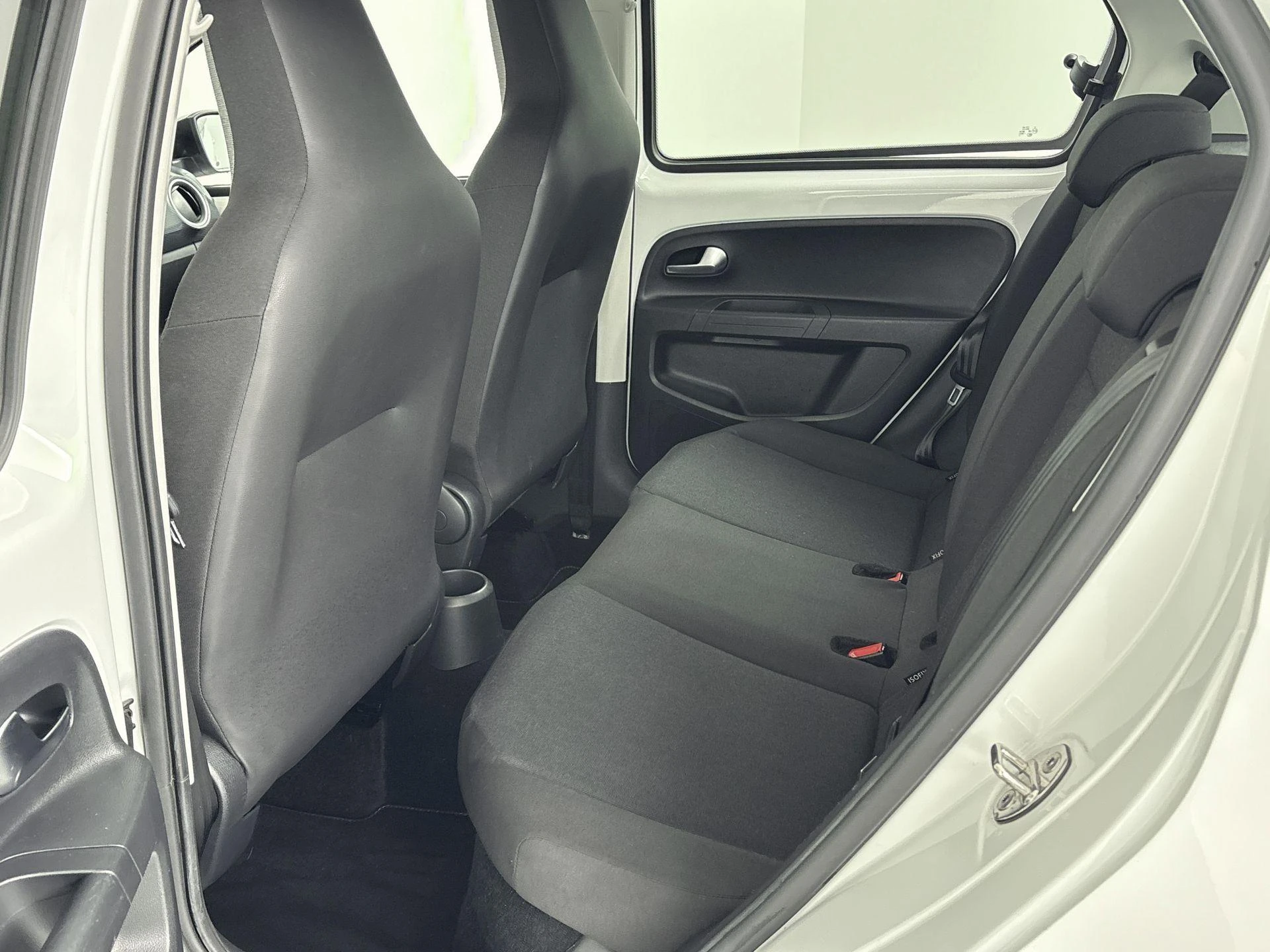 Volkswagen-up!-image-19