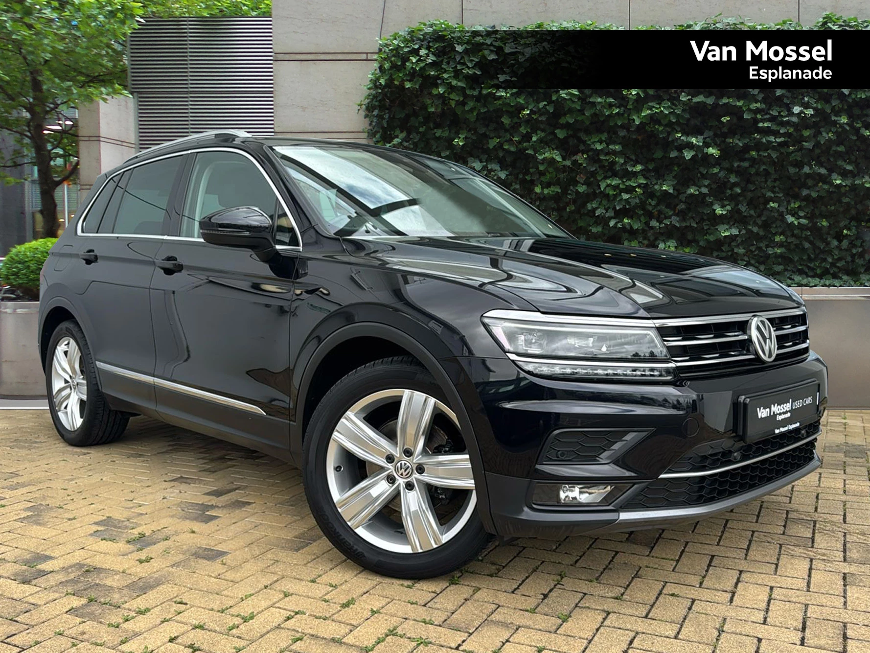Volkswagen-Tiguan-image-0