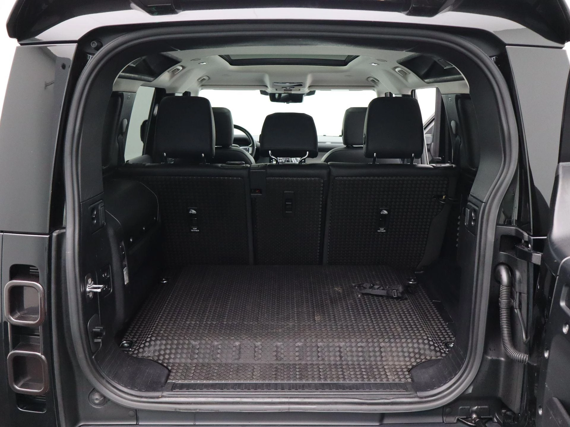 Land Rover-Defender-image-30