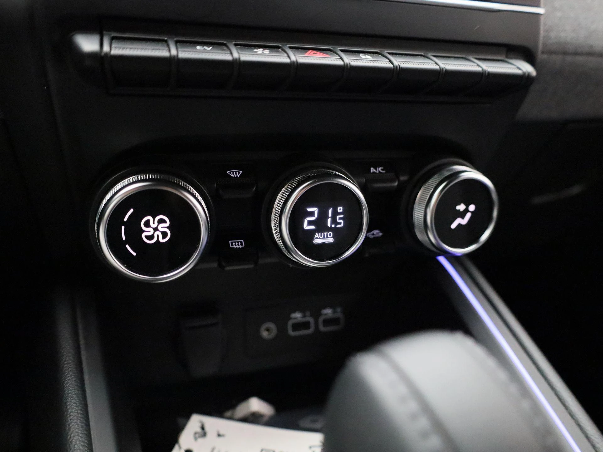 Renault-Clio-image-25