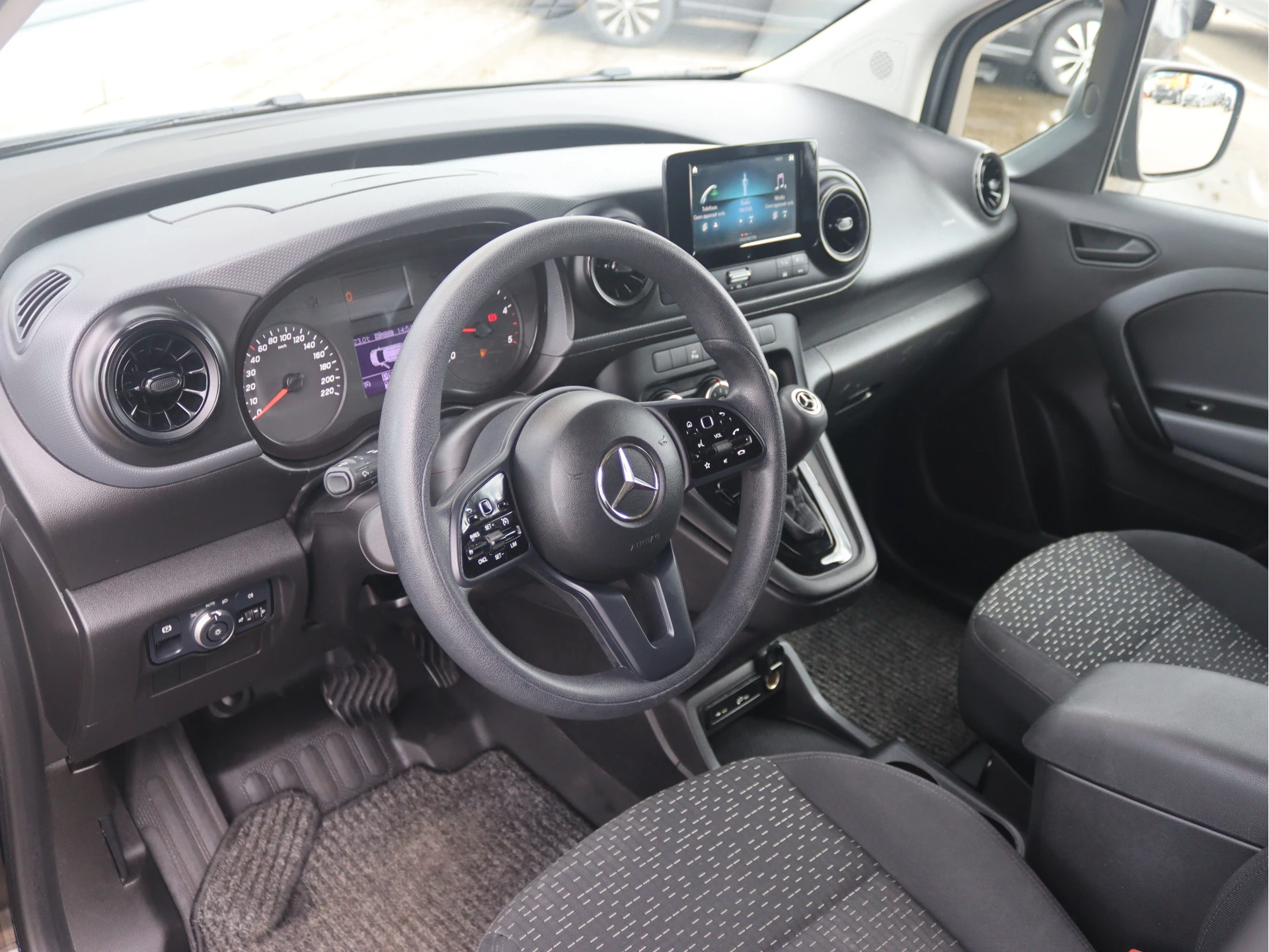Mercedes-Benz-Citan-image-3