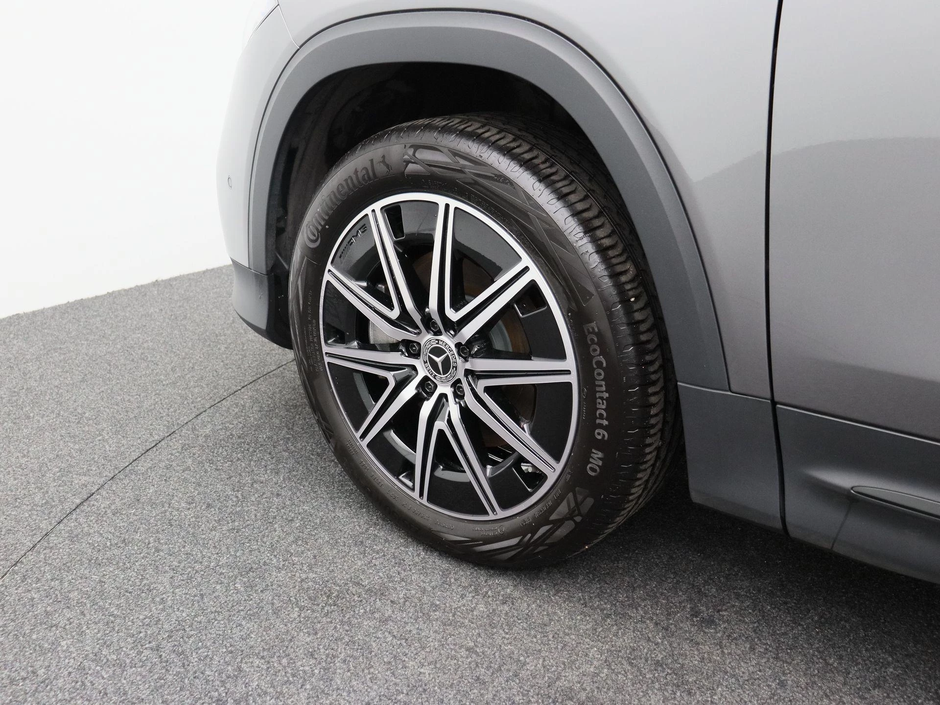 Mercedes-Benz-EQB-image-6