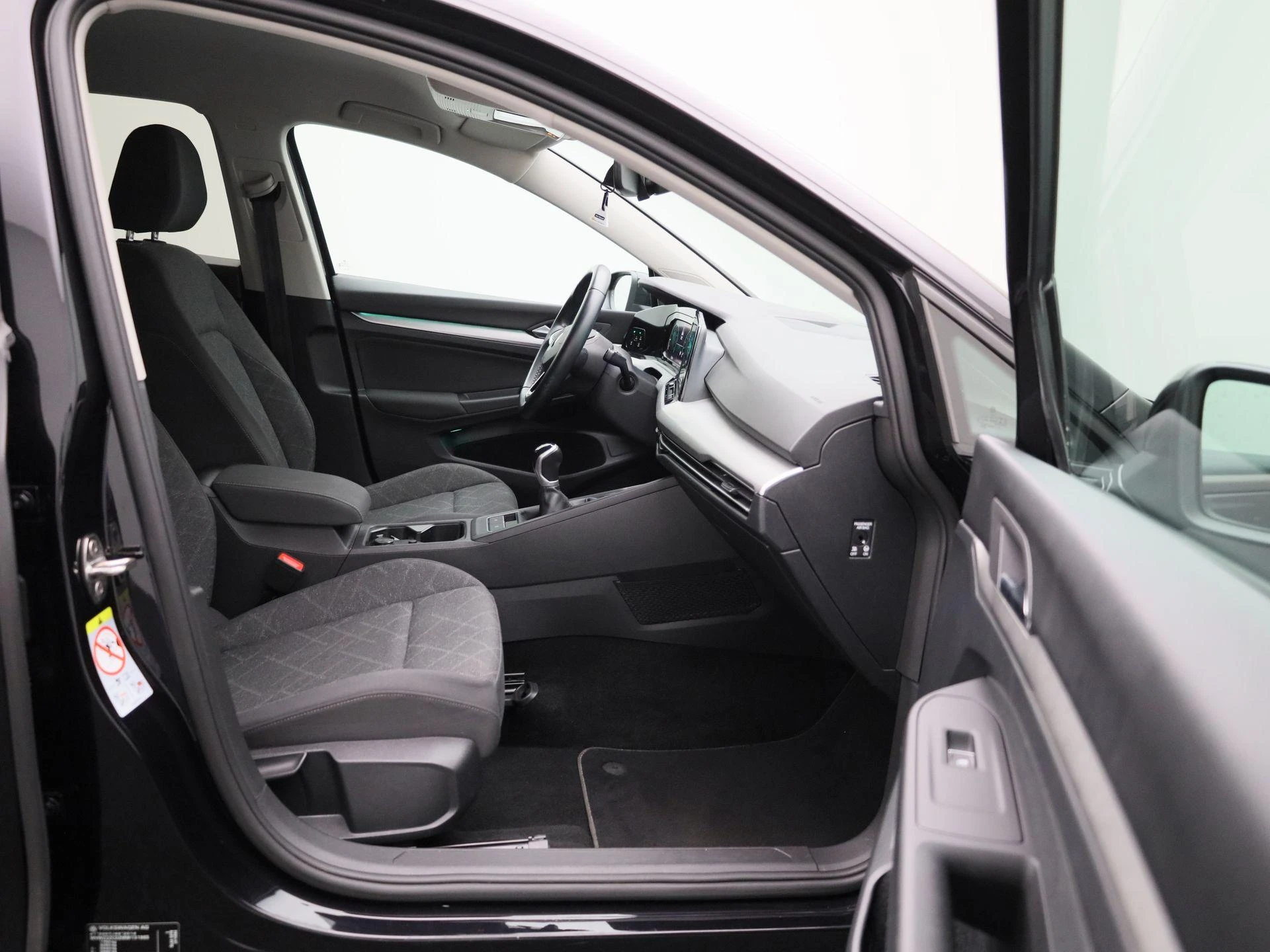 Volkswagen-Golf-image-37