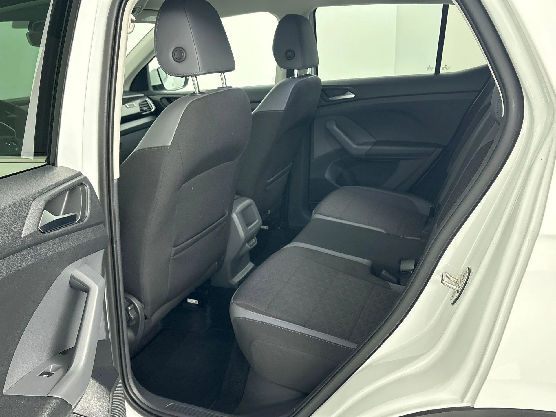 Volkswagen-T-Cross-image-25