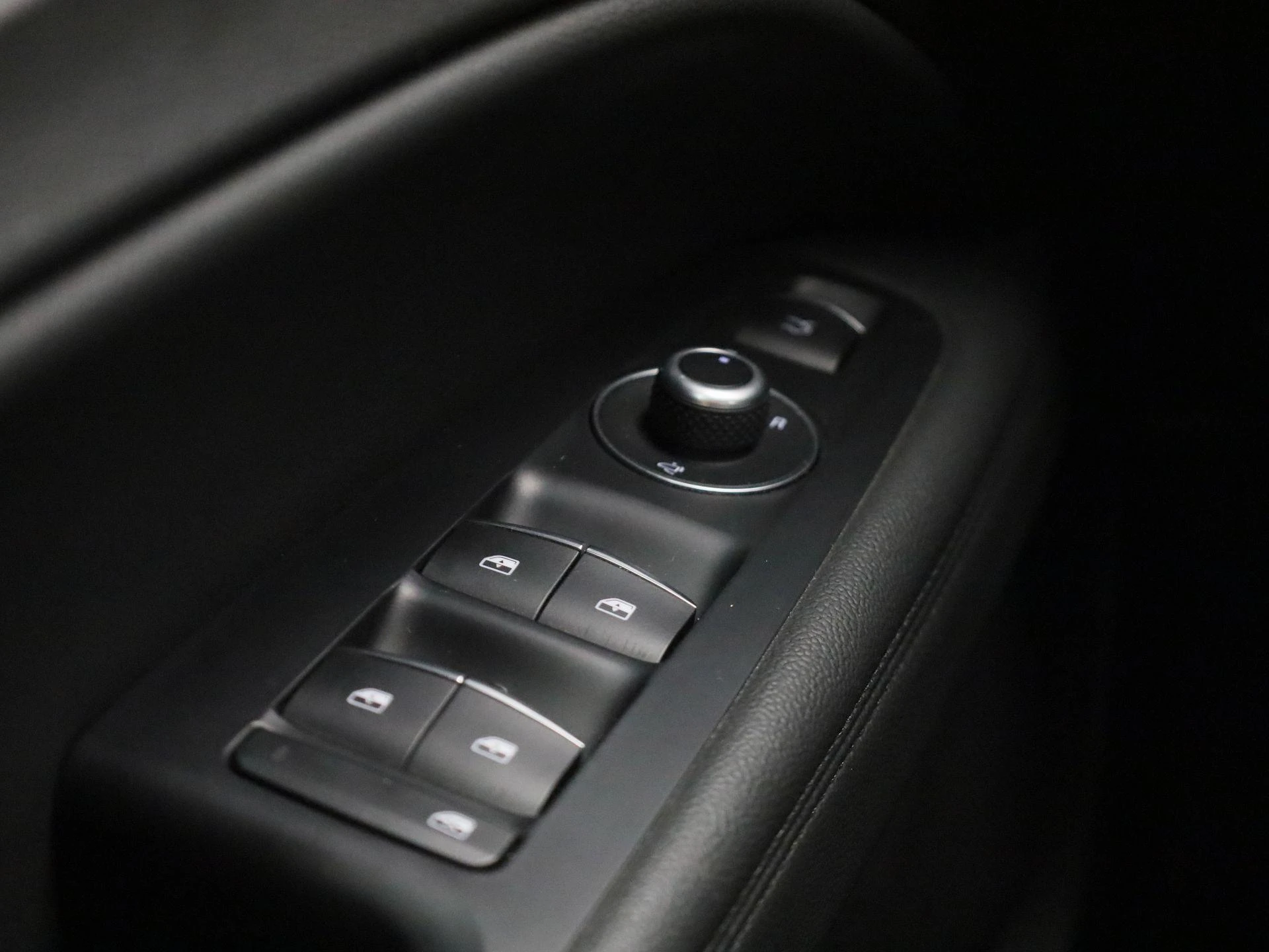 Alfa Romeo-Stelvio-image-32