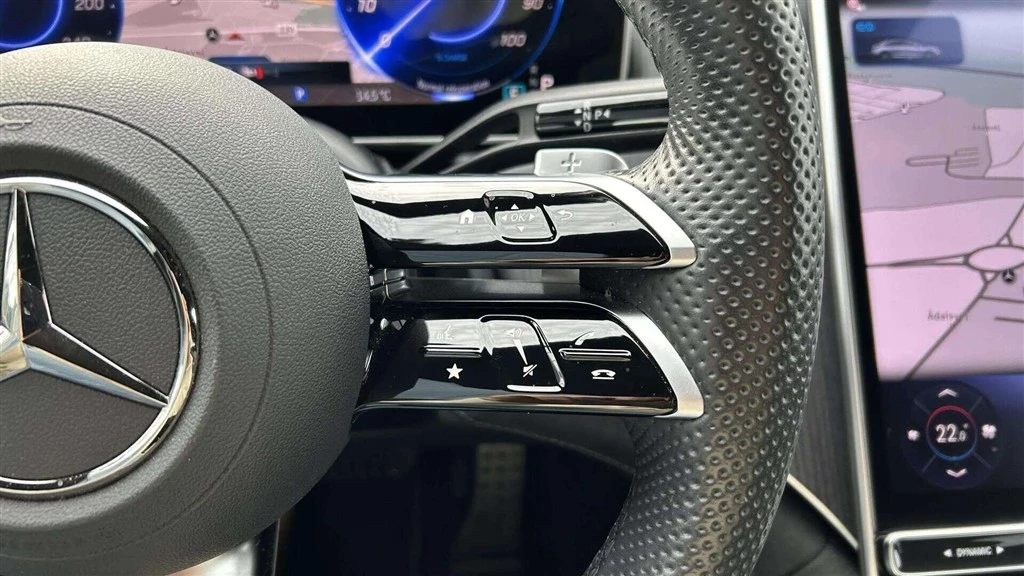 Mercedes-Benz-EQE-image-12