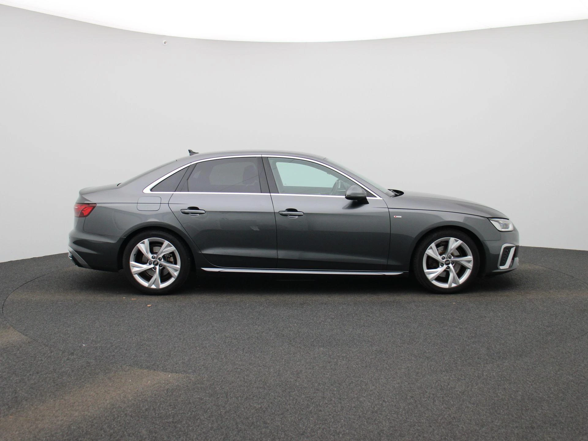 Audi-A4-image-5