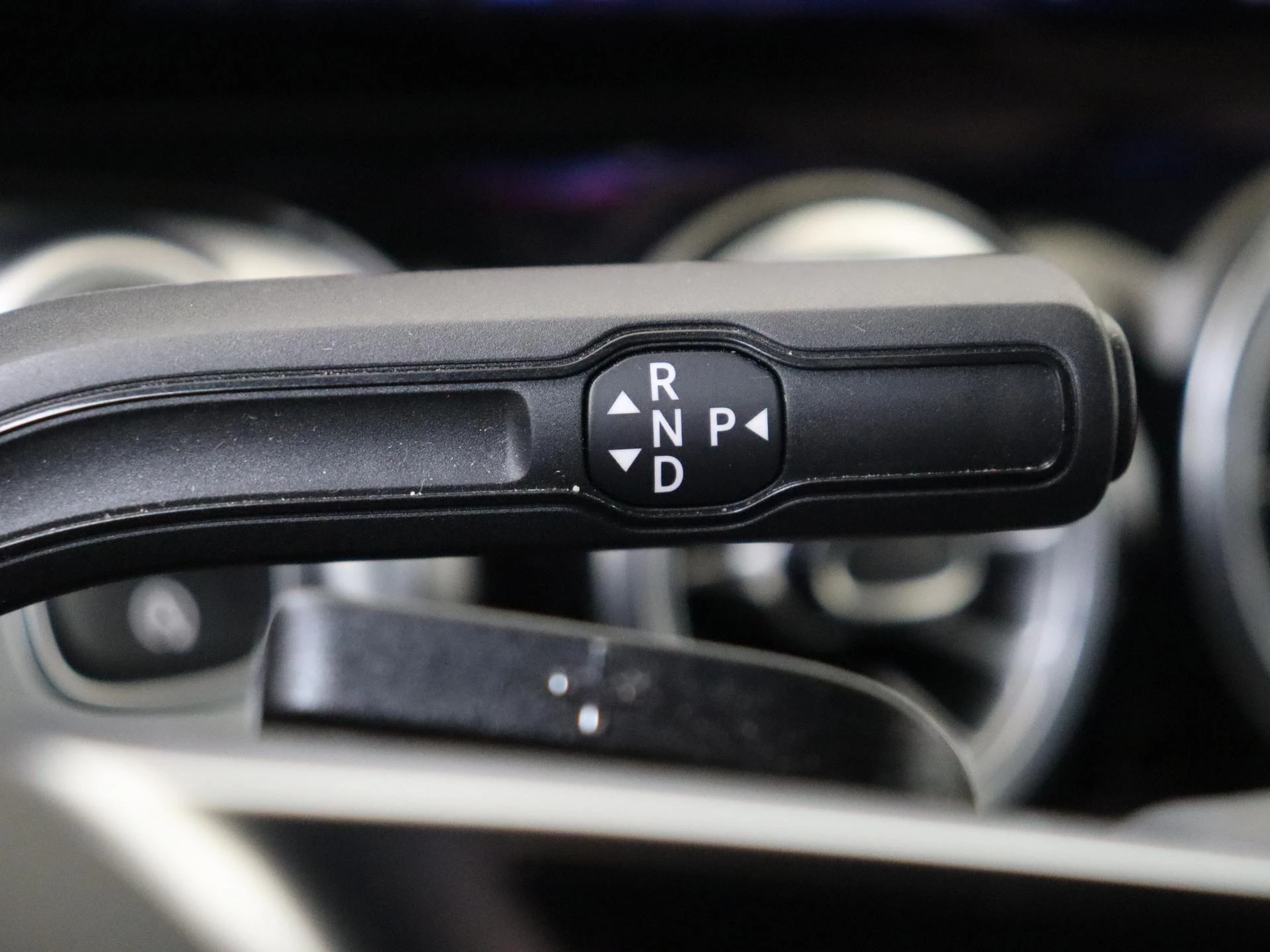 Mercedes-Benz-GLB-image-17