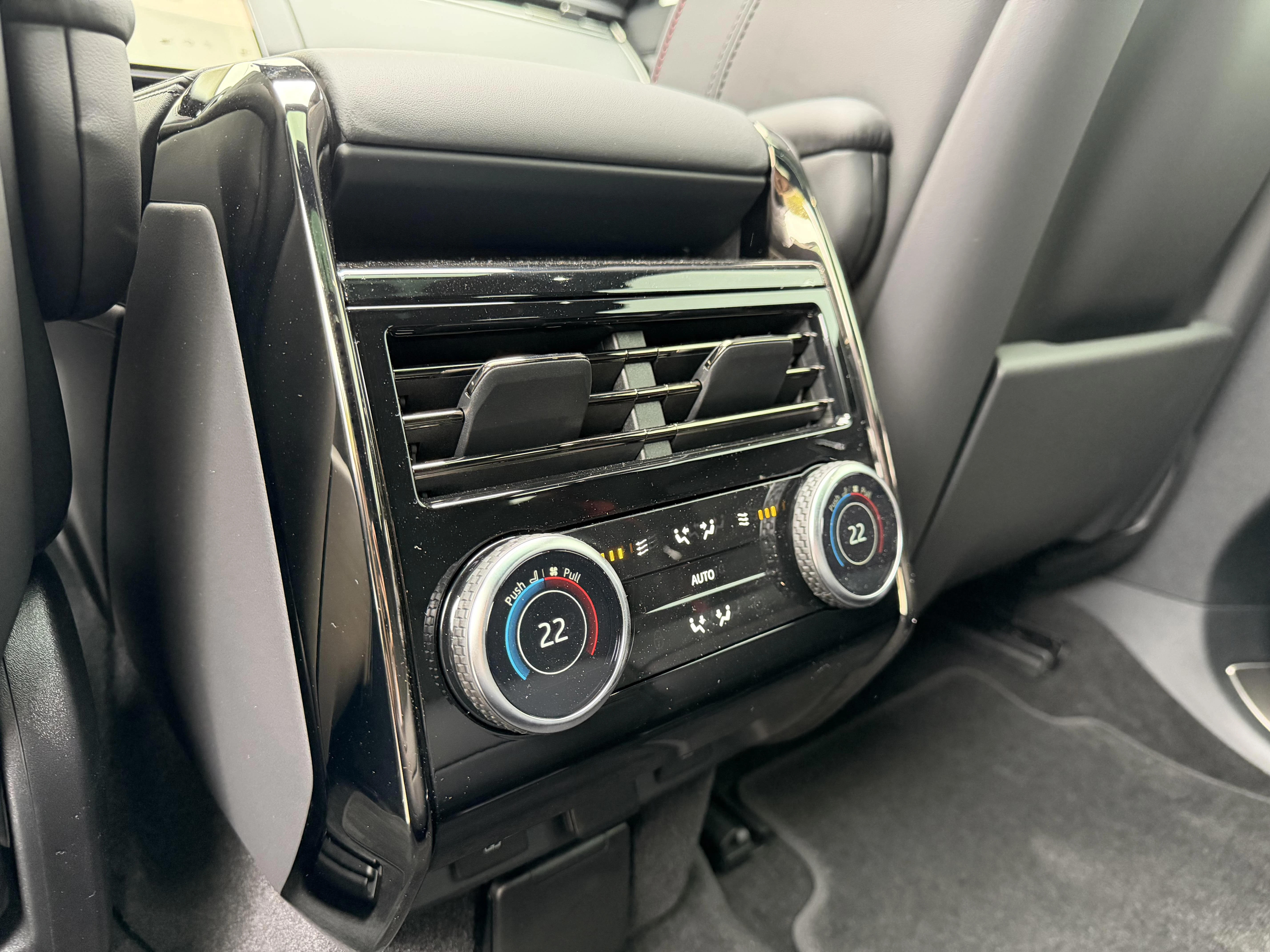 Land Rover-Range Rover Sport-image-12